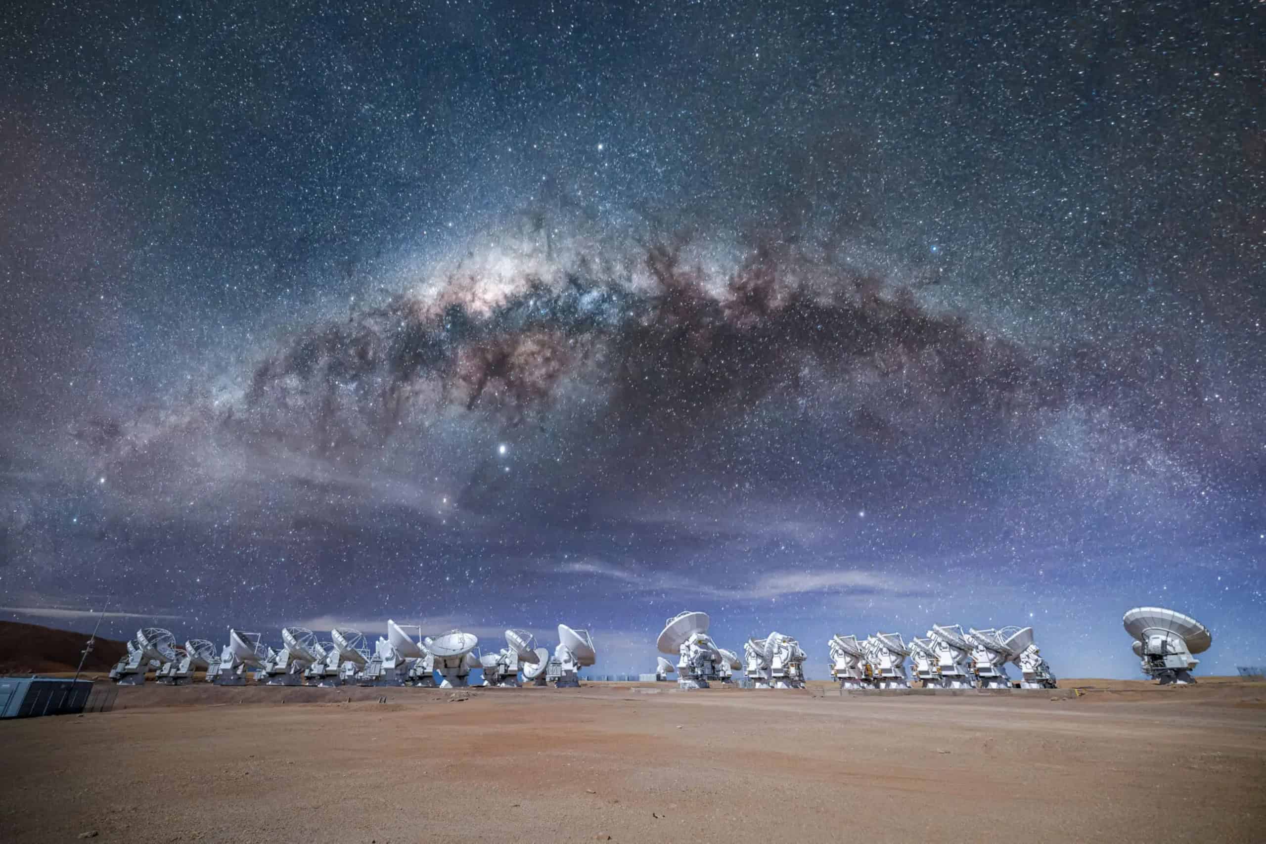 Pesquisadores brasileiros usarão ALMA para analisar influência de buracos negros na formação de estrelas - Imagem do artigo