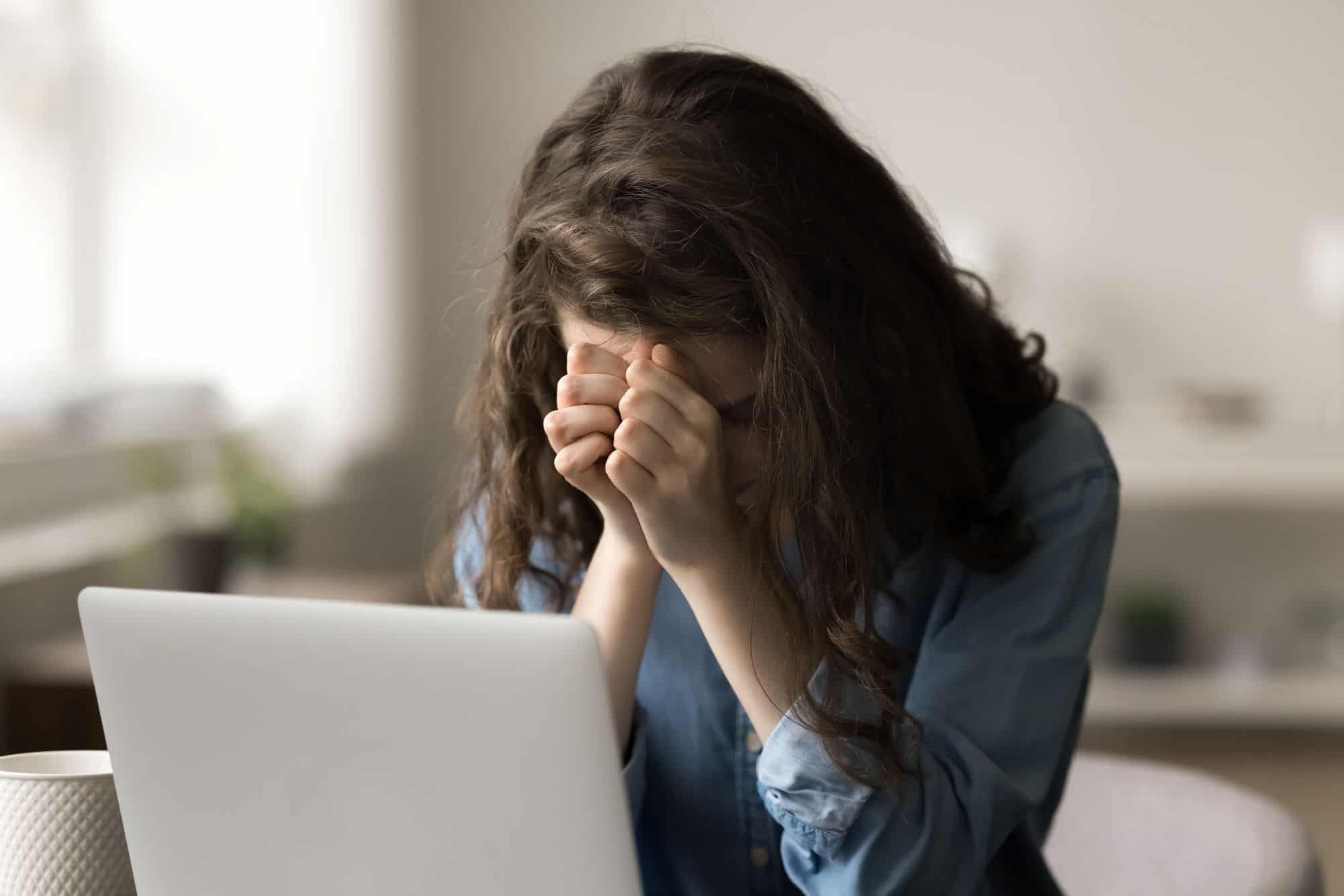 Estudo relaciona estresse crônico à alteração de enzima cerebral e ao surgimento de sintomas depressivos - Imagem do artigo