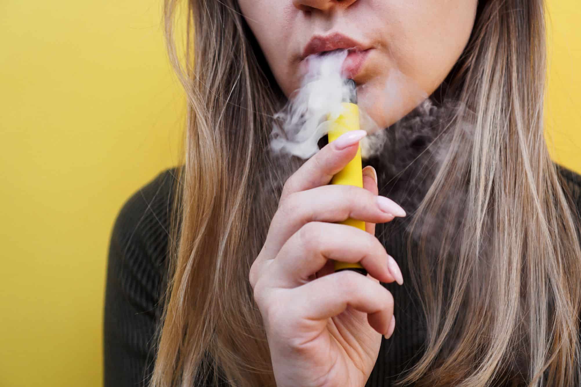 OMS estima 15 milhões de usuários de cigarros eletrônicos entre adolescentes de 13 a 15 anos - Imagem do artigo