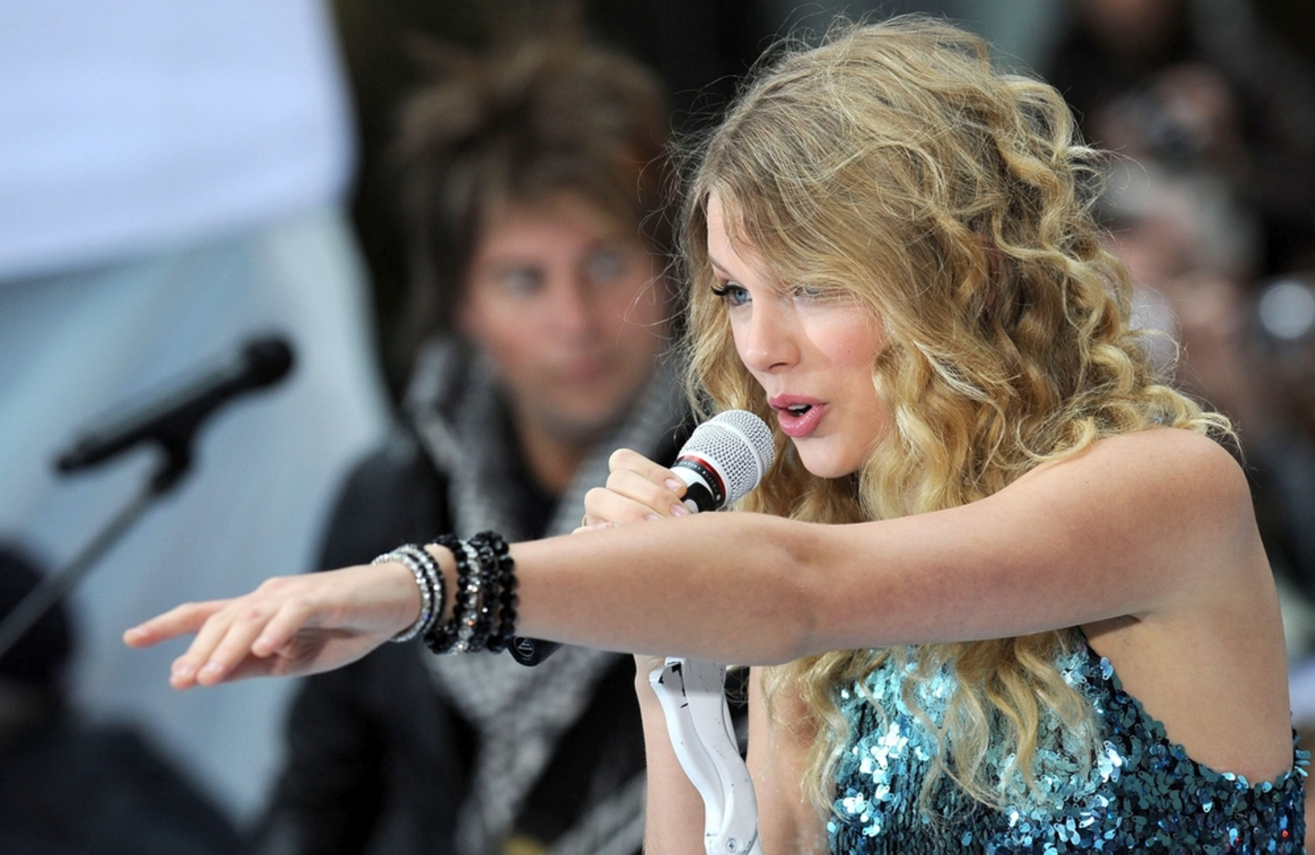 Suspeita de vídeos gerados por IA marca campanha no Google para novo álbum de Taylor Swift - Imagem do artigo