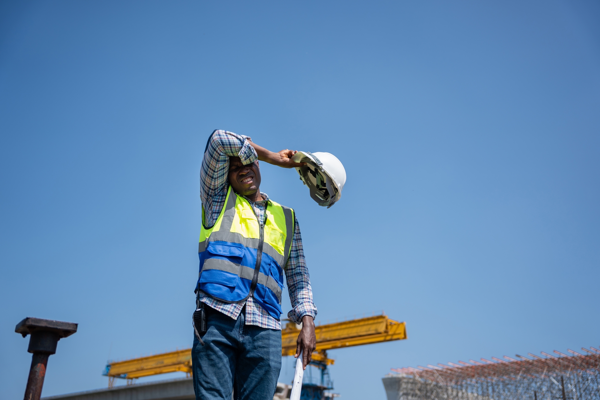 Especialistas apontam urgência de adaptar locais de trabalho ao calor extremo - Imagem do artigo