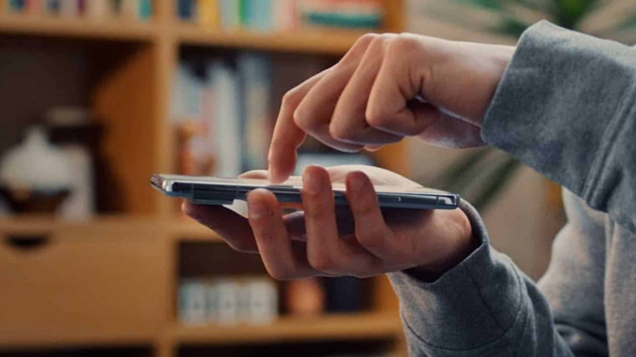 Guia explica diferenças entre películas de vidro, PET, TPU e híbridas para smartphones - Imagem do artigo
