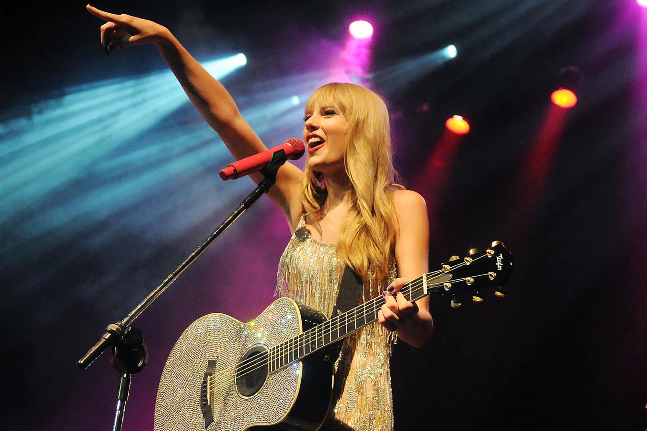 Disney+ exibirá série documental e filme-concerto da turnê “The Eras Tour”, de Taylor Swift - Imagem do artigo