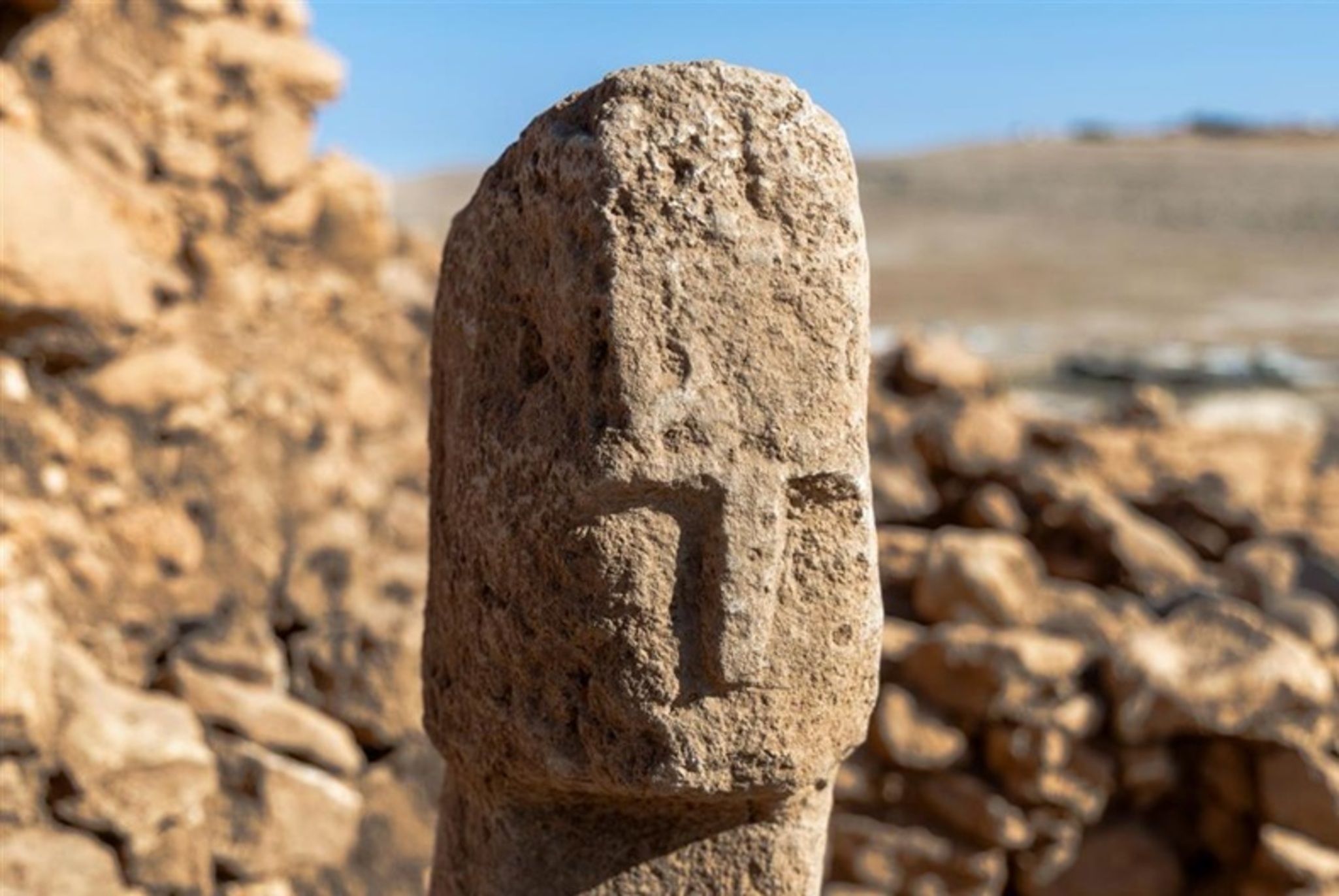 Escultura de rosto humano de 12 mil anos é encontrada em Karahan Tepe, na Turquia - Imagem do artigo