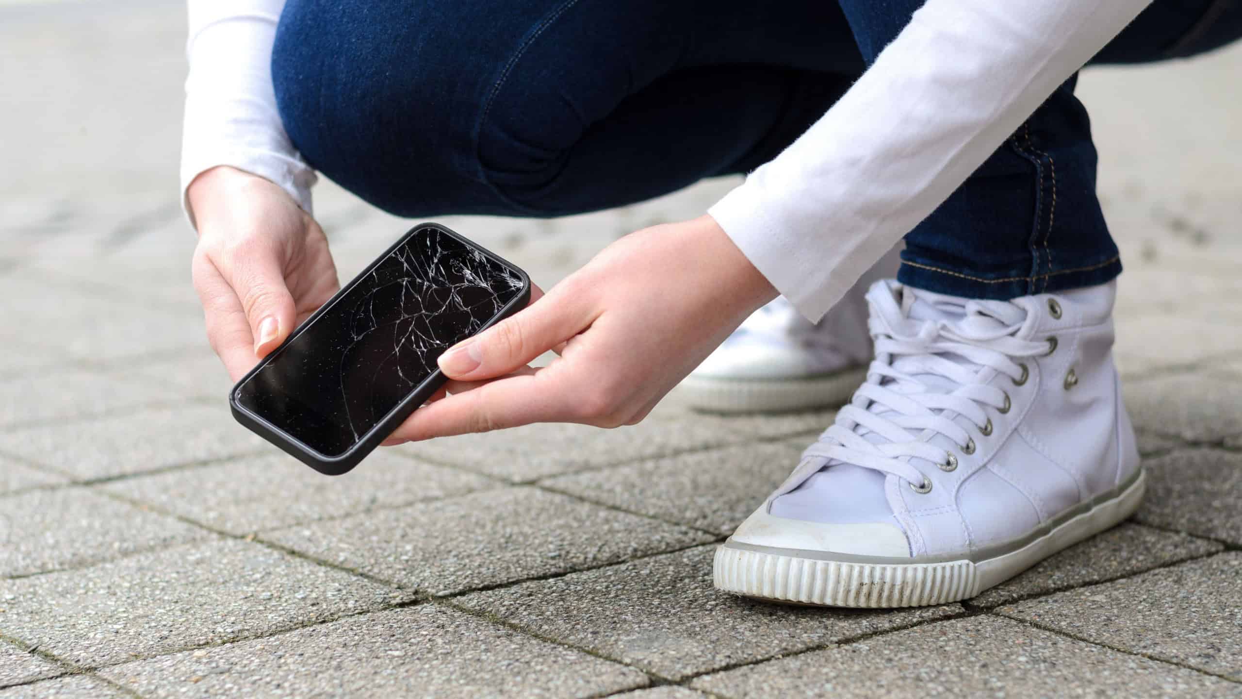 5 celulares resistentes para quem costuma derrubar o aparelho em 2025 - Imagem do artigo