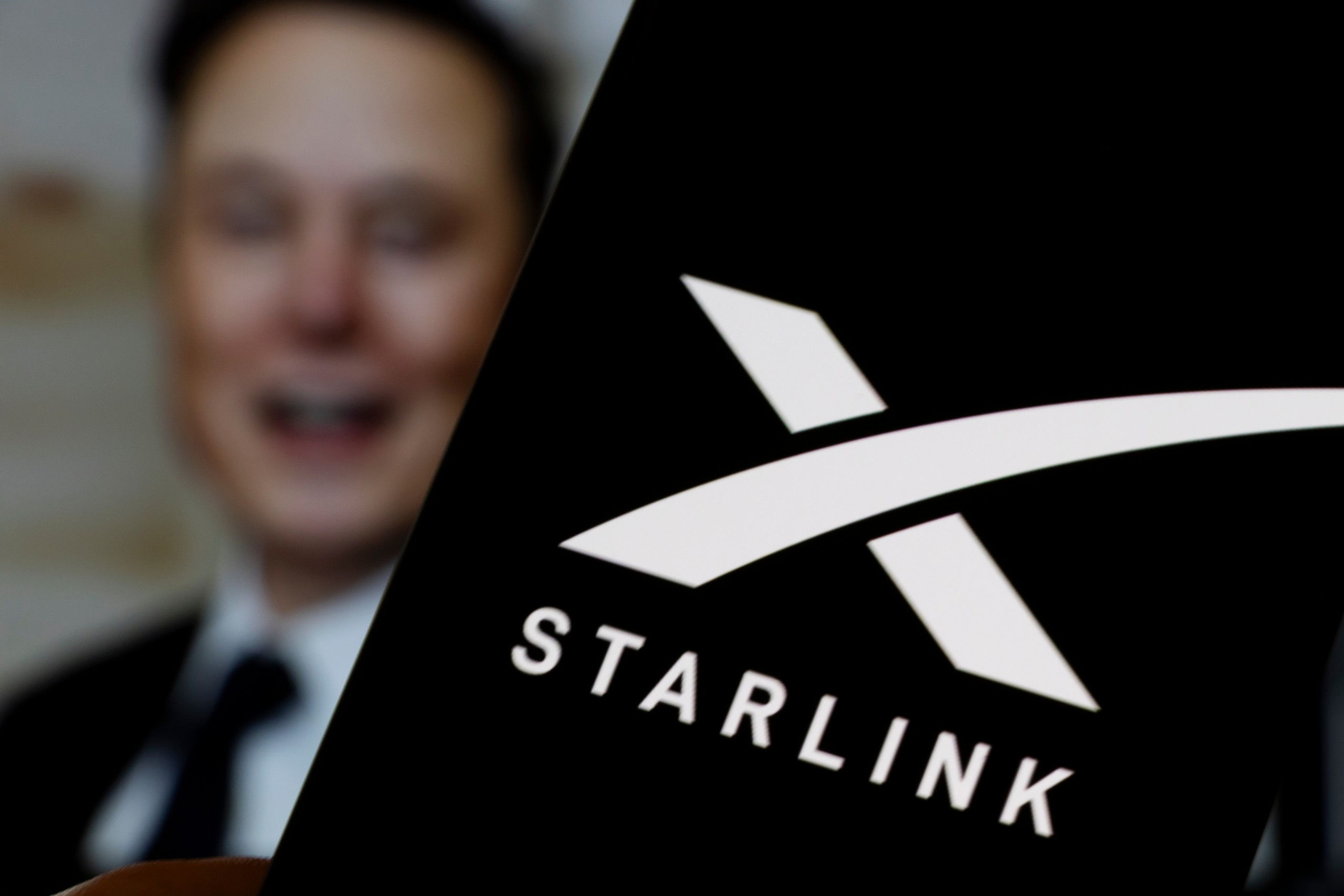 SpaceX bloqueia mais de 2,5 mil terminais Starlink ligados a golpes em Myanmar - Imagem do artigo