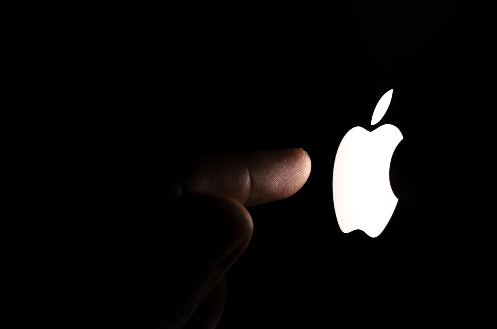 Autoridade britânica pode obrigar Apple a liberar iPhone para lojas de apps de terceiros - Imagem do artigo