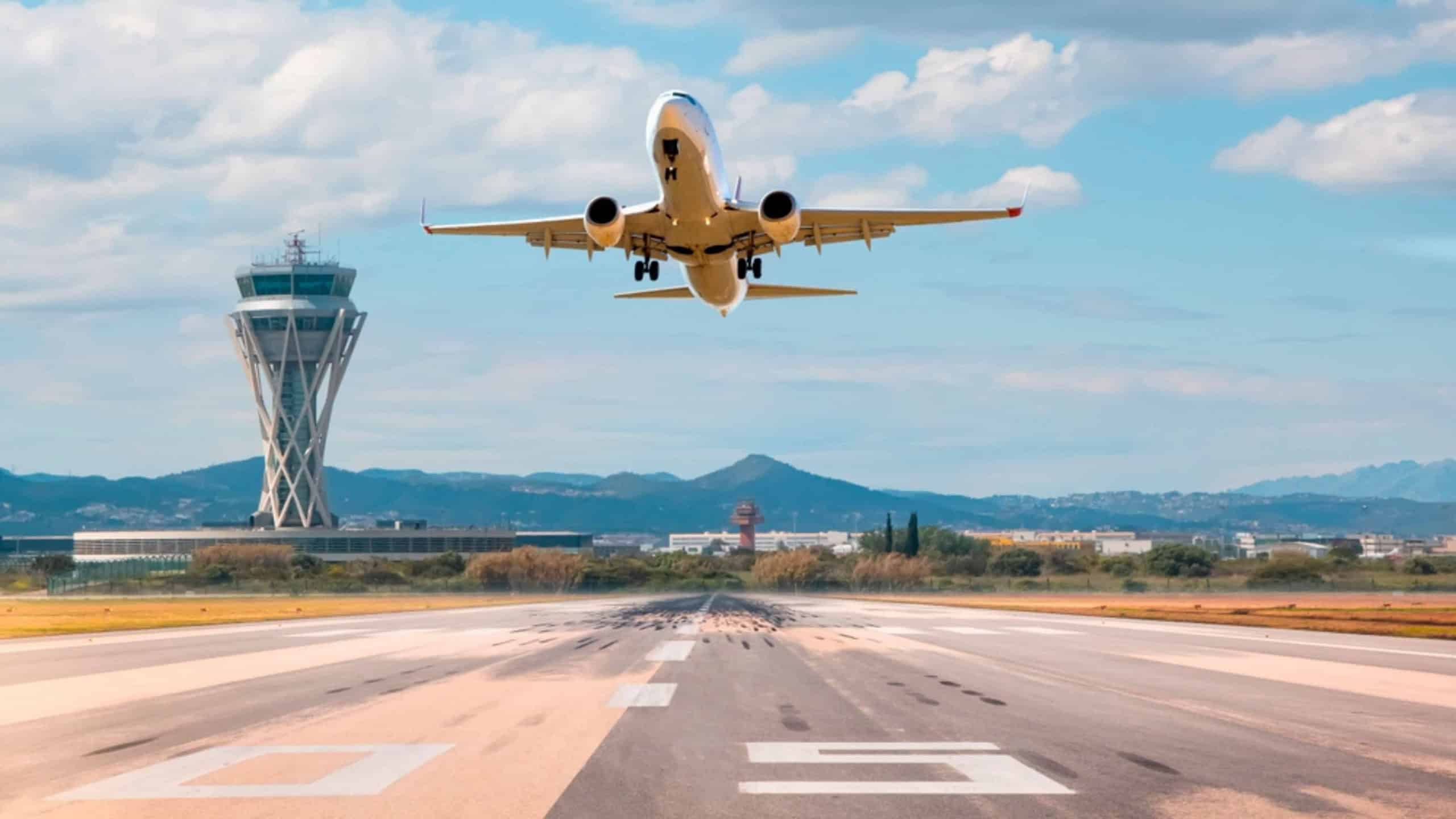 Estudo identifica viagens aéreas como motor da disseminação global de superbactérias - Imagem do artigo