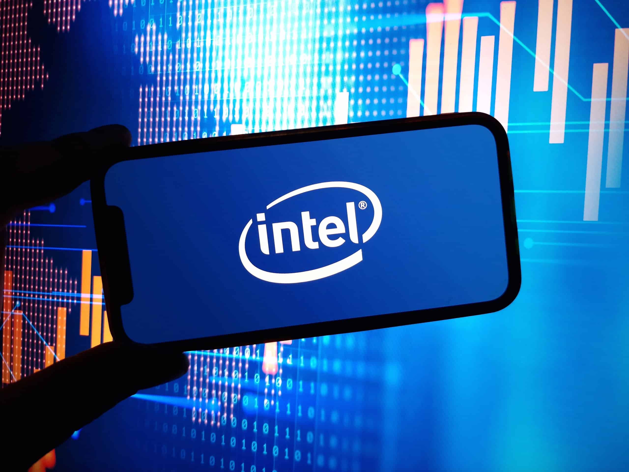 Intel supera previsões trimestrais, mas divisão de fundição ainda preocupa investidores - Imagem do artigo