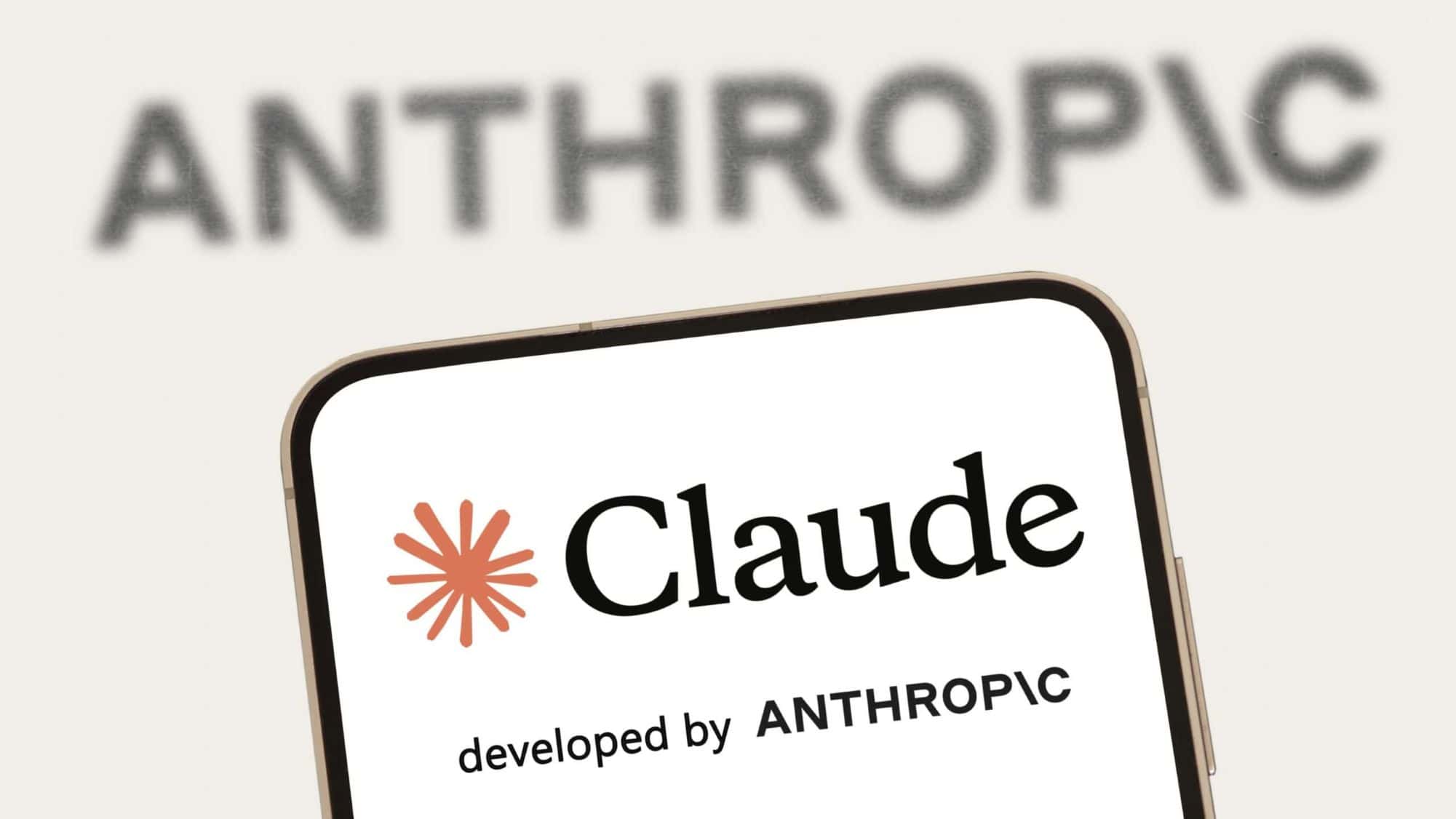 Anthropic firma acordo com Google para usar até 1 milhão de chips de IA no treinamento do Claude - Imagem do artigo