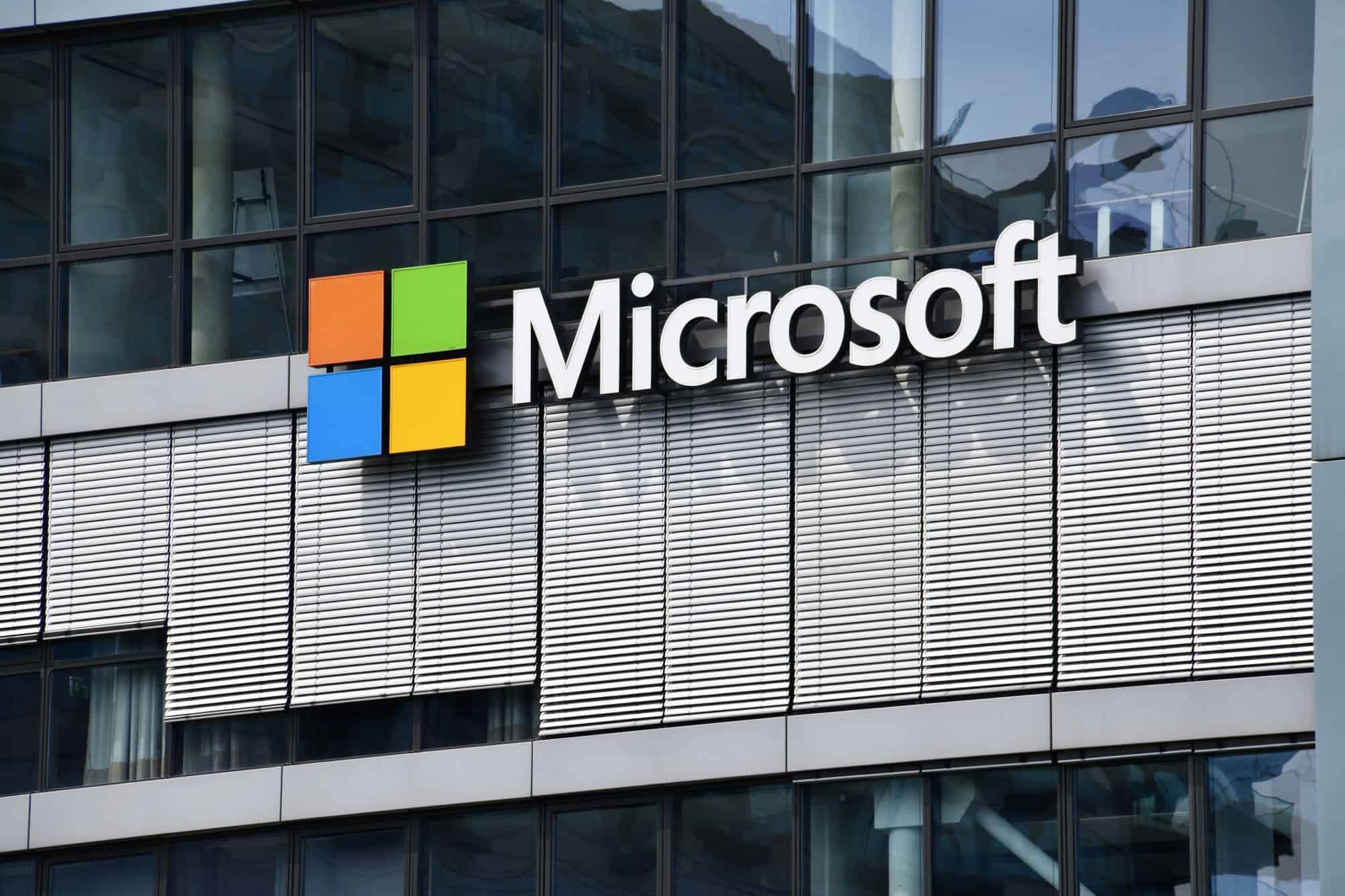 Microsoft descarta usar IA para conteúdo erótico e sinaliza afastamento da OpenAI - Imagem do artigo