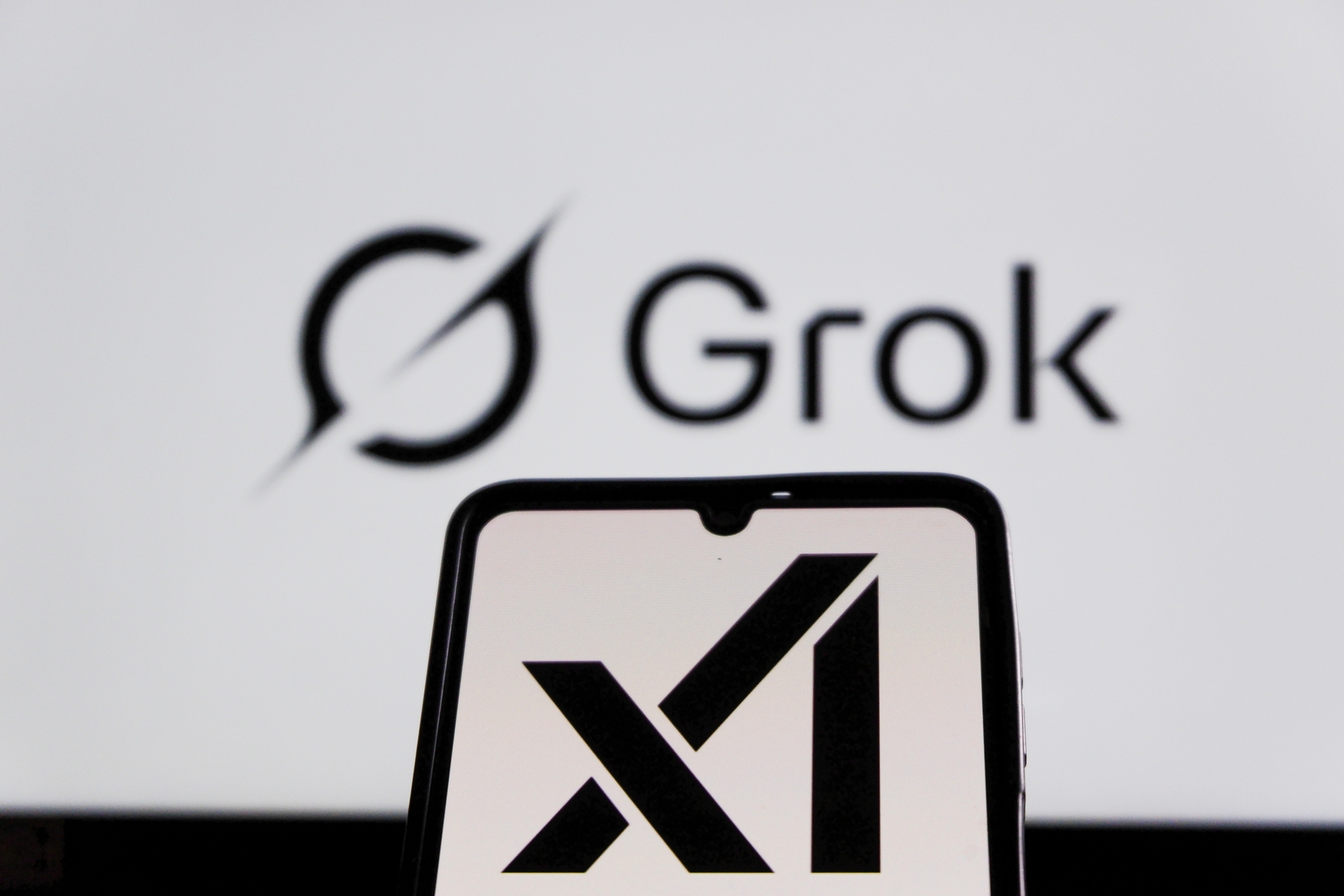 Criminosos exploram chatbot Grok para divulgar links maliciosos no X - Imagem do artigo