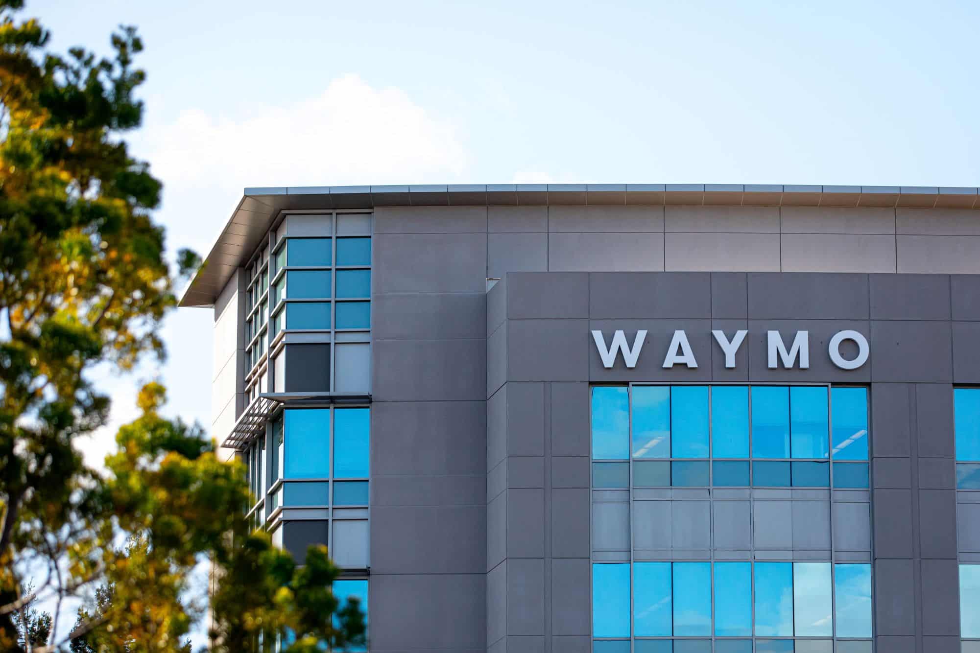 Waymo intensifica testes na neve para levar robotáxis à Costa Leste dos EUA - Imagem do artigo