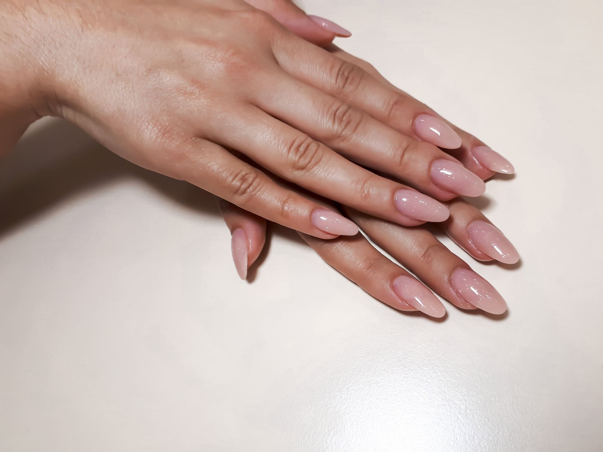 Anvisa veta TPO e DMPT em esmaltes e unhas em gel para reduzir riscos de câncer e infertilidade - Imagem do artigo