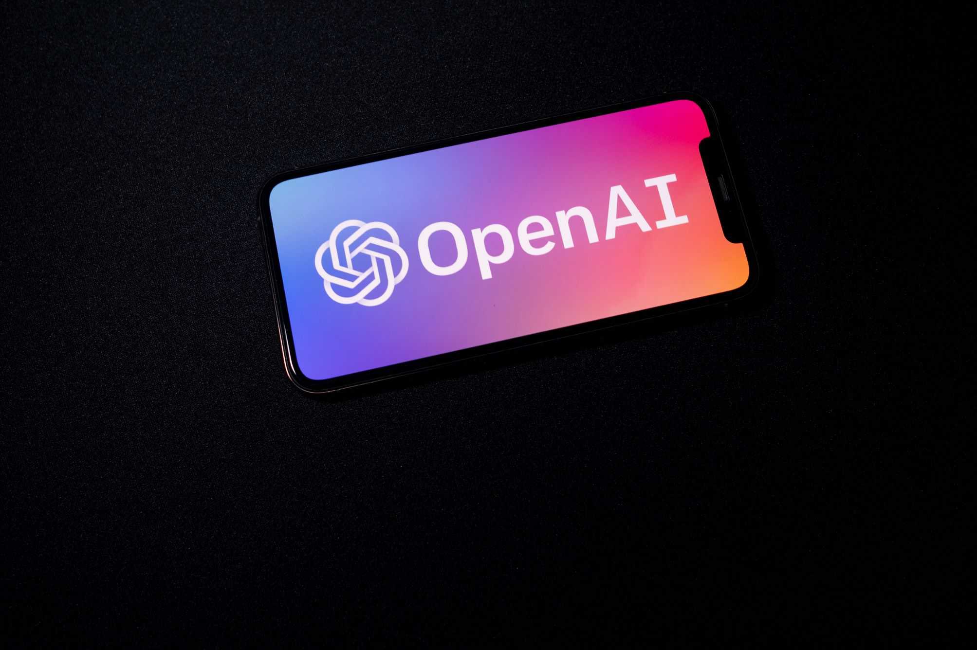 OpenAI apresenta dois novos modelos de IA voltados à segurança de plataformas online - Imagem do artigo