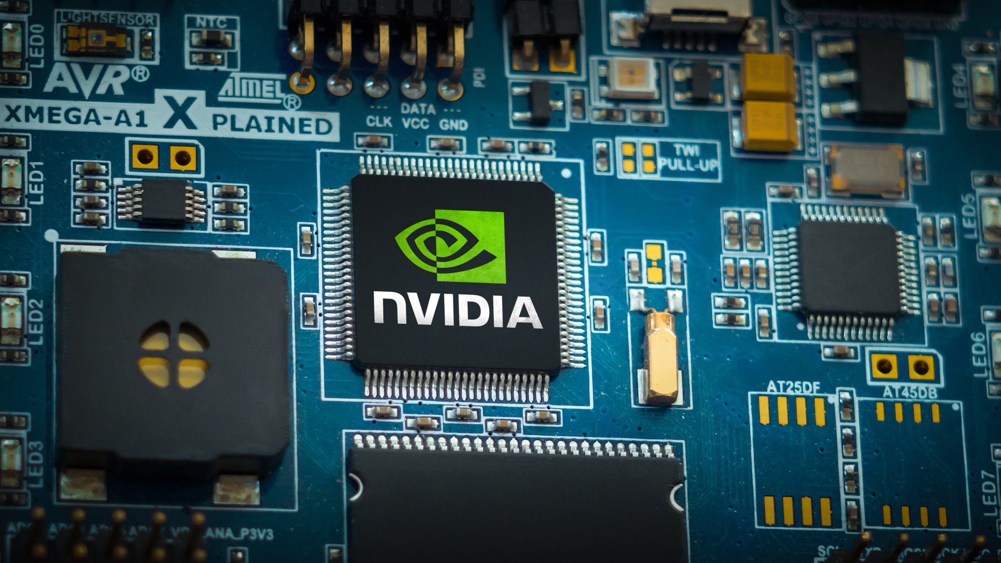 Nvidia rompe a barreira de US$ 5 trilhões e se torna a empresa mais valiosa do mundo - Imagem do artigo