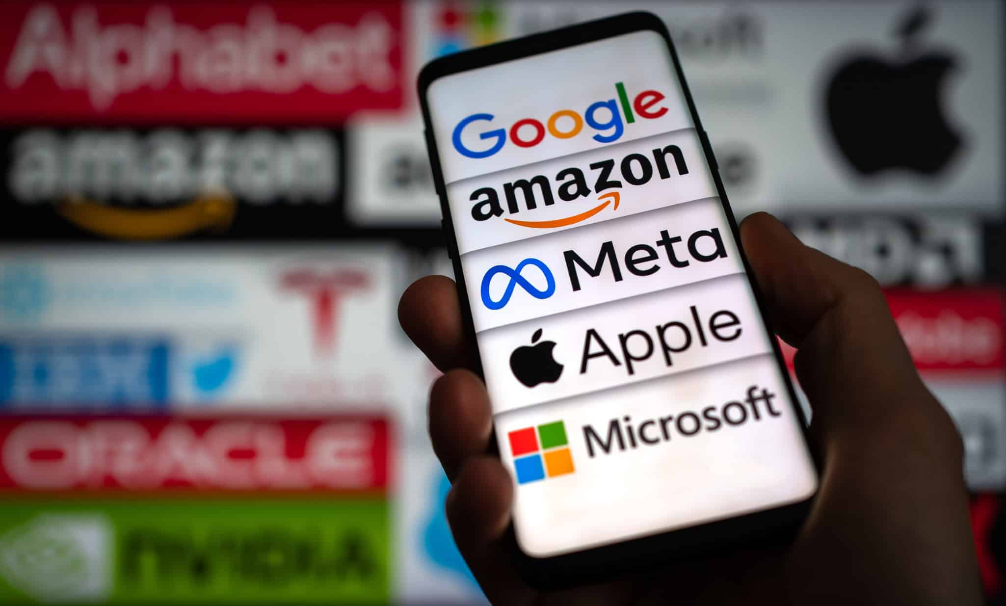 Investors apostam na Alphabet após receita recorde e vantagem em IA - Imagem do artigo