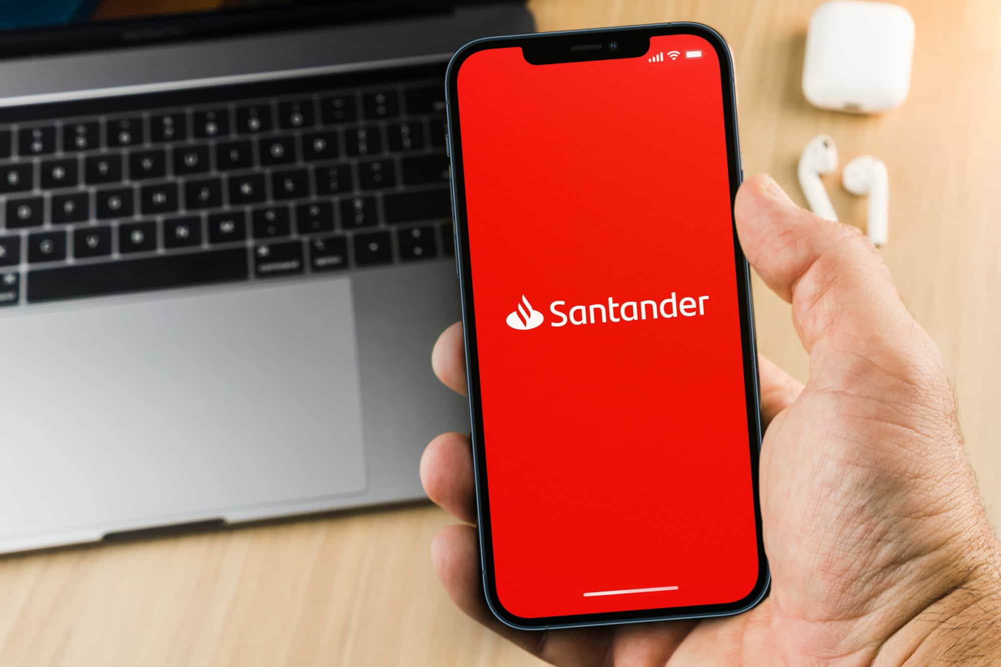 Instabilidade afeta app e transferências Pix do Santander nesta quinta-feira (30) - Imagem do artigo