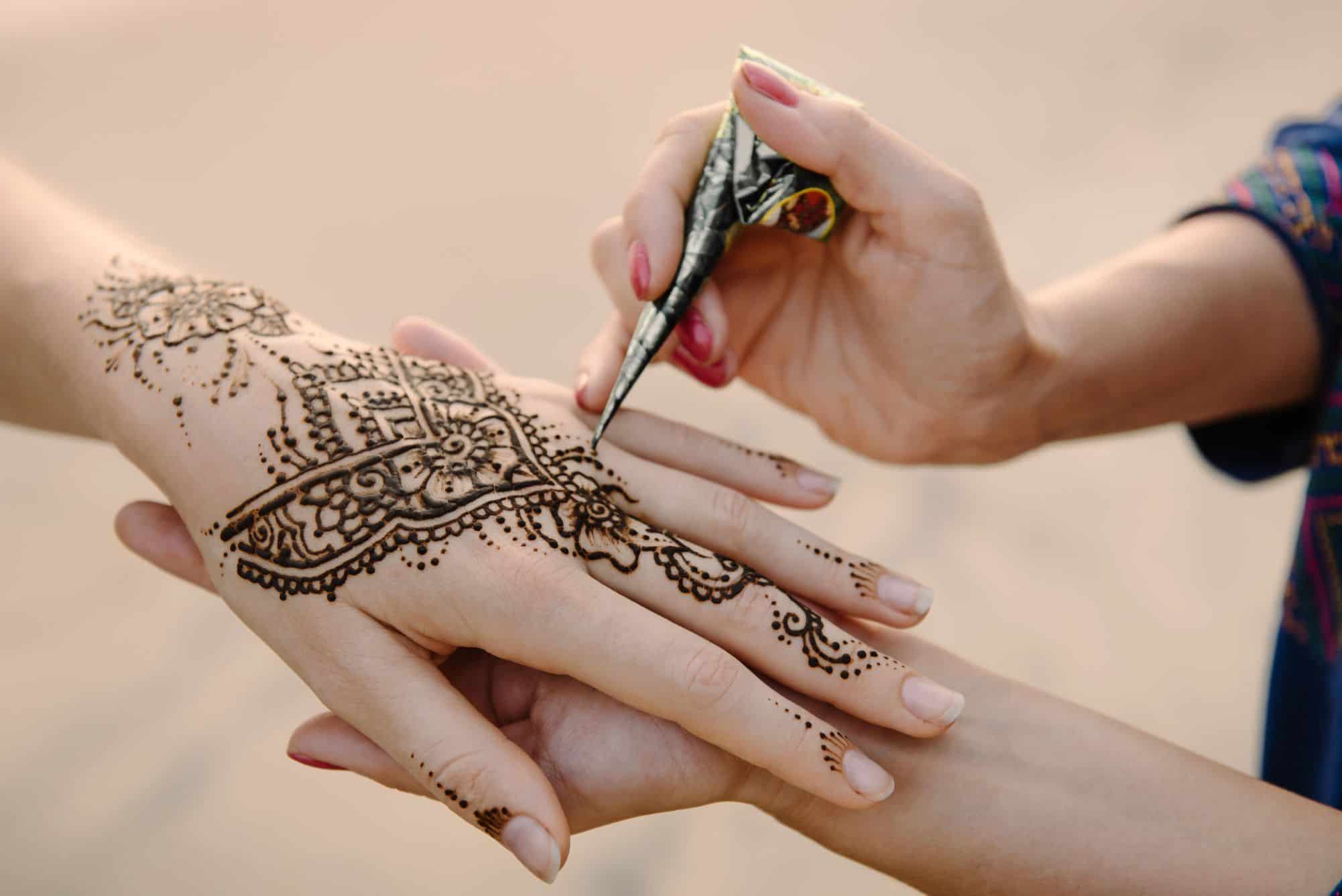 Composto da henna mostra potencial para reverter fibrose hepática, aponta estudo japonês - Imagem do artigo