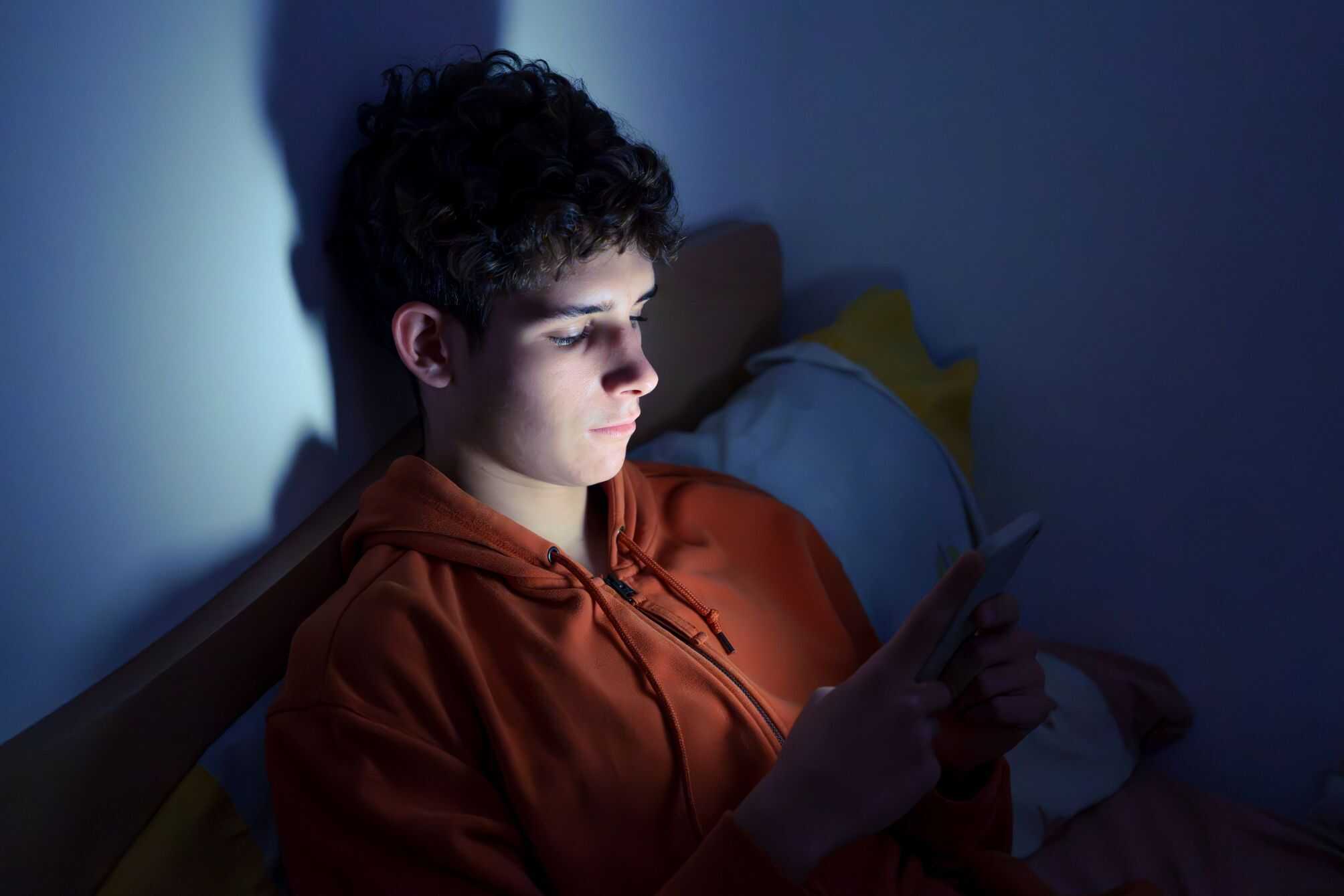 Chatbots viram “amigos” e “namoradas” de adolescentes britânicos, mostra pesquisa - Imagem do artigo