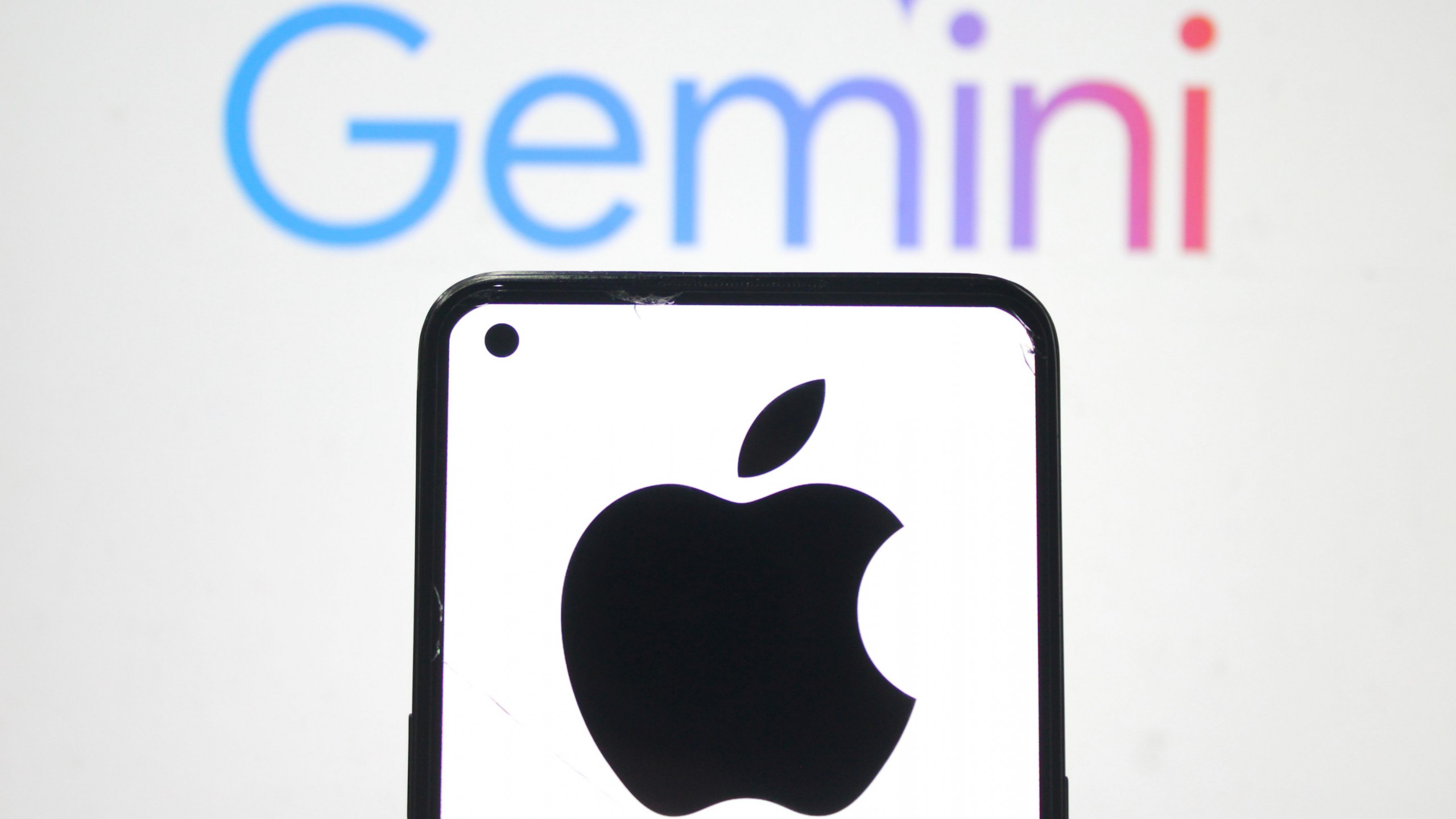 Apple usará Gemini na nova Siri sem revelar parceria com Google, aponta Bloomberg - Imagem do artigo