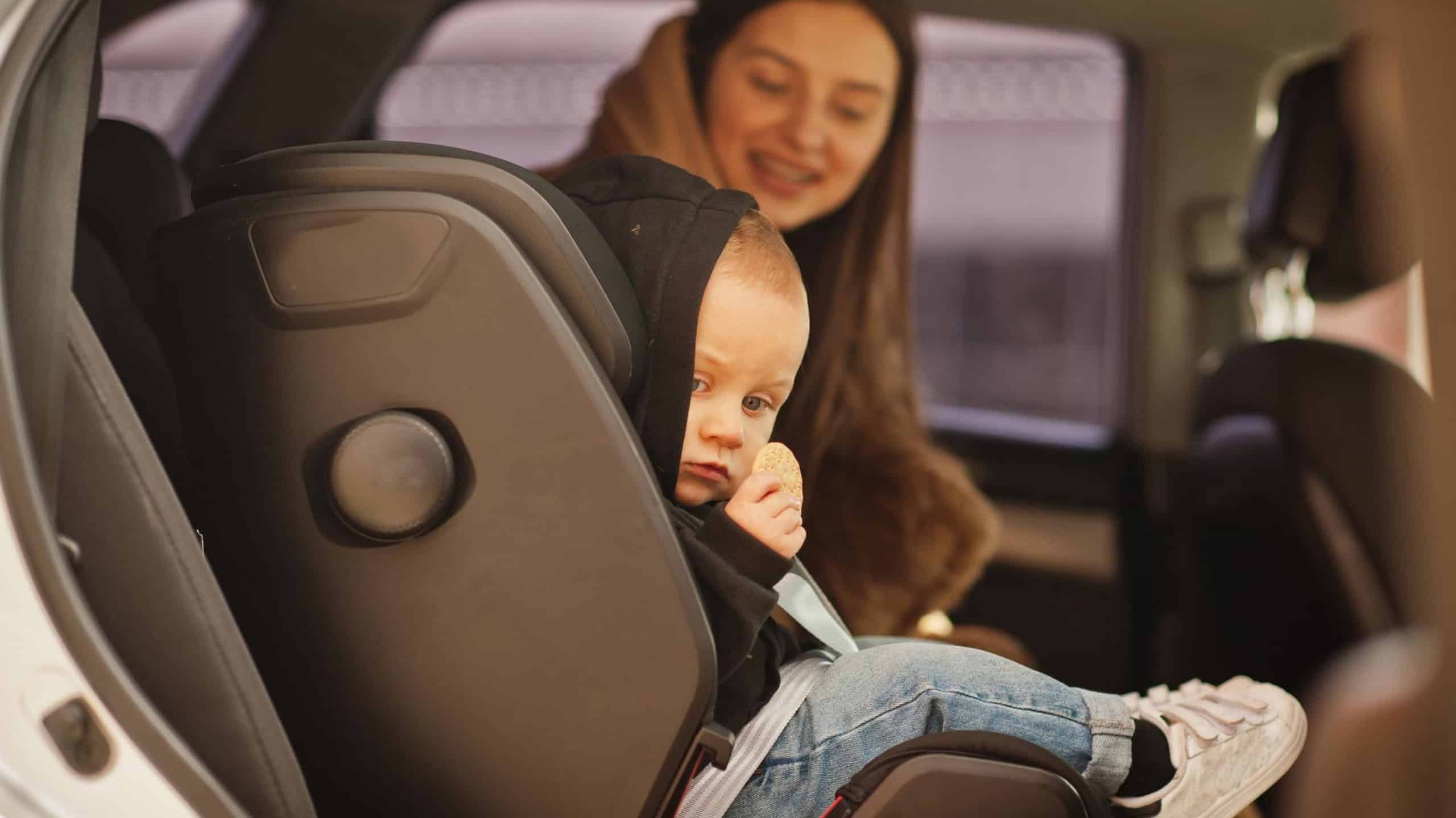 Dispositivos de segurança infantil: quando usar bebê conforto, cadeirinha e assento de elevação - Imagem do artigo