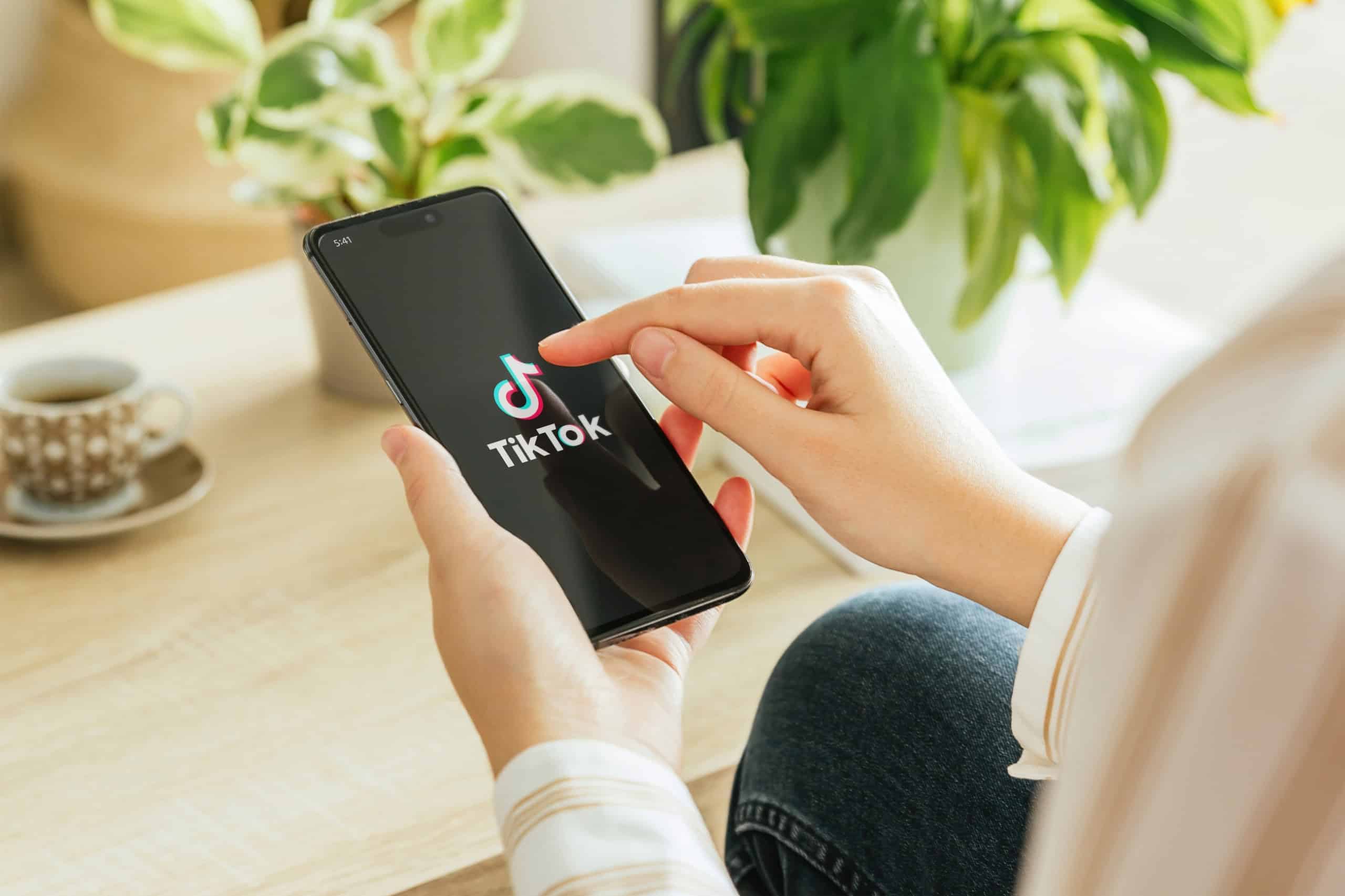 TikTok lança “bulletin board” para recados públicos e disputa espaço com Instagram - Imagem do artigo