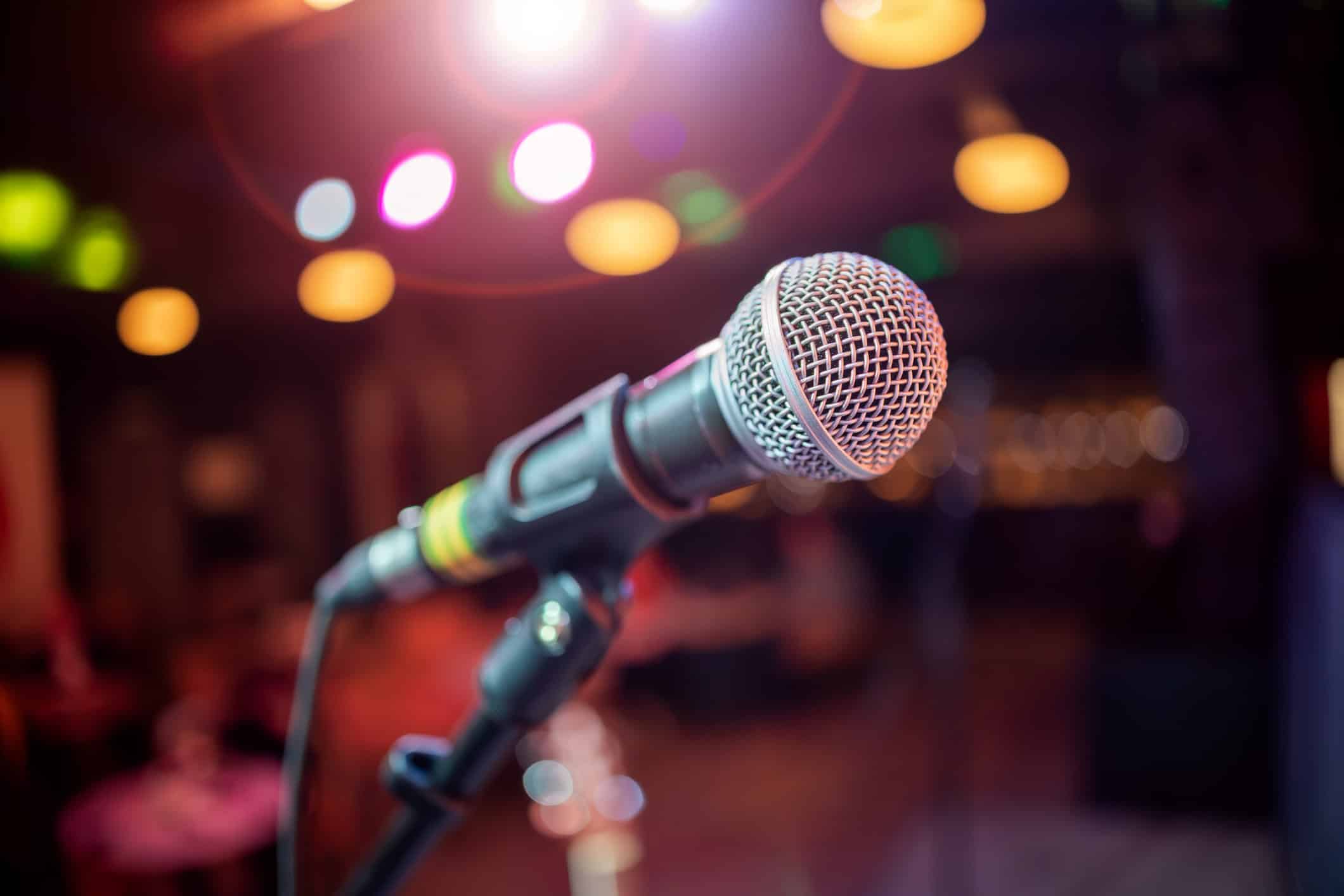 Narração em vídeos: entenda como o voice over melhora produções e impulsiona mercado de áudio - Imagem do artigo
