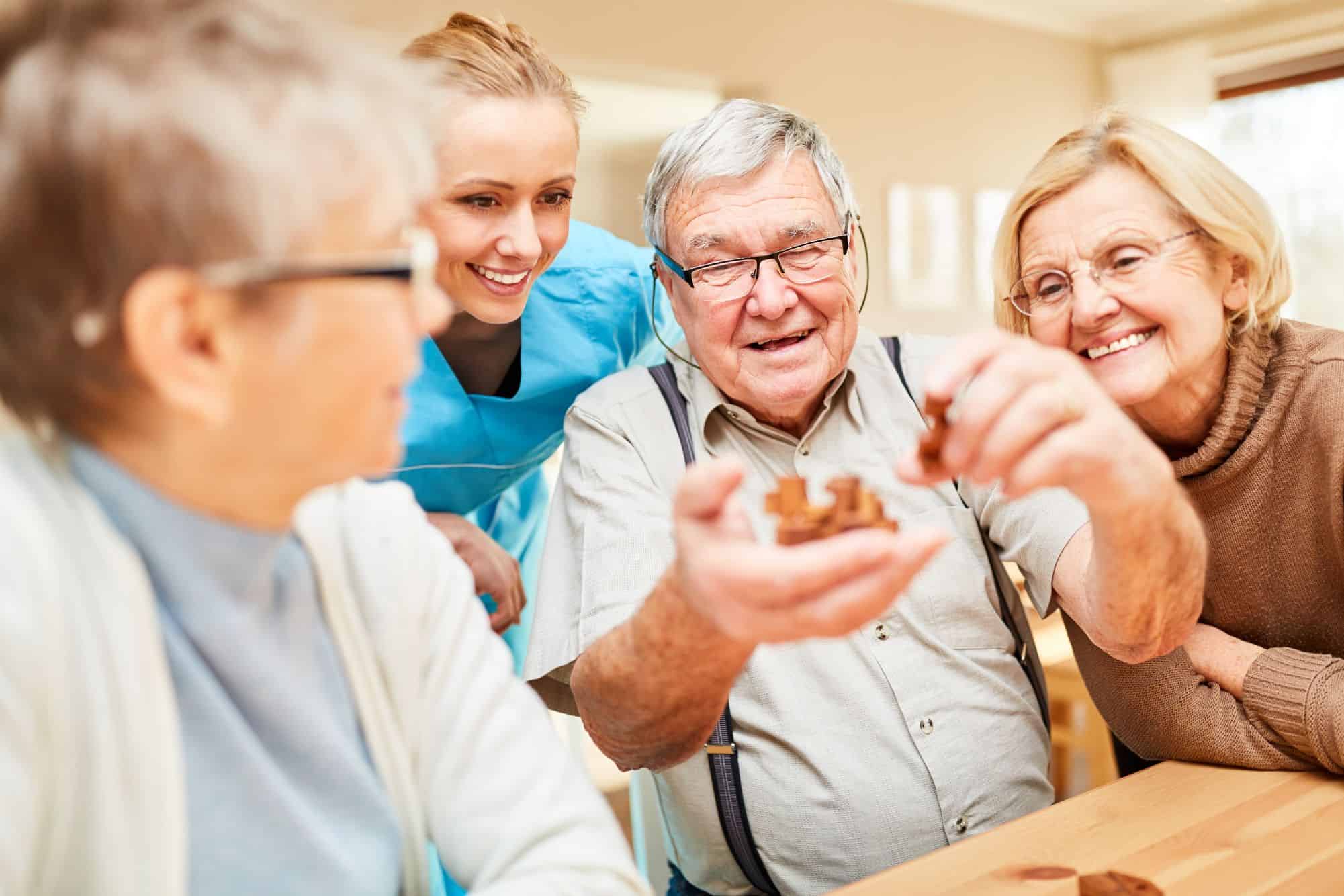 Socialização reativa neurônios e retarda sintomas de Alzheimer em camundongos, aponta pesquisa francesa - Imagem do artigo