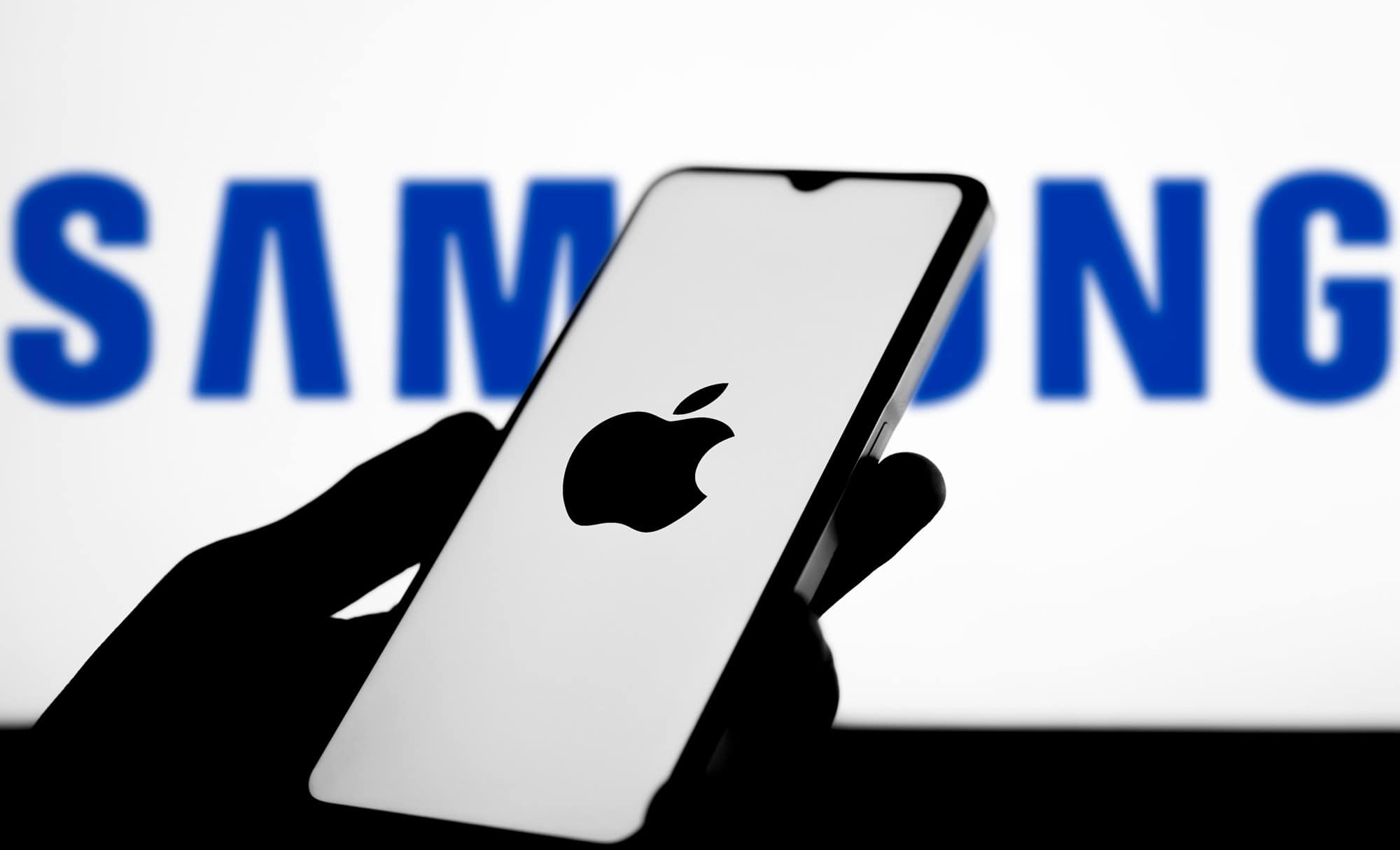 Apple deve liderar remessas globais de smartphones em 2025, projeta Counterpoint - Imagem do artigo