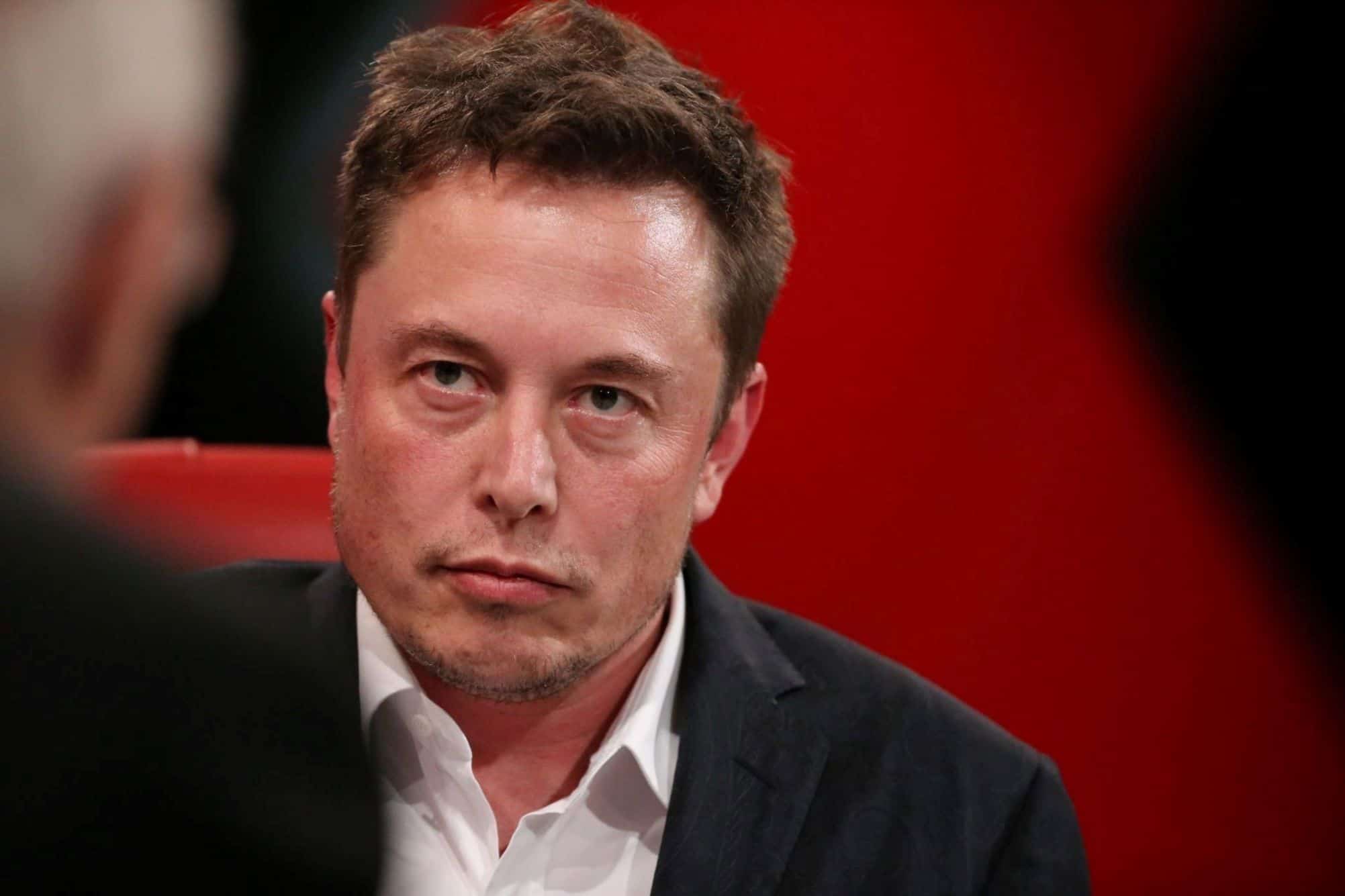 Musk intensifica publicações contra imigrantes e ecoa teorias racistas no X - Imagem do artigo