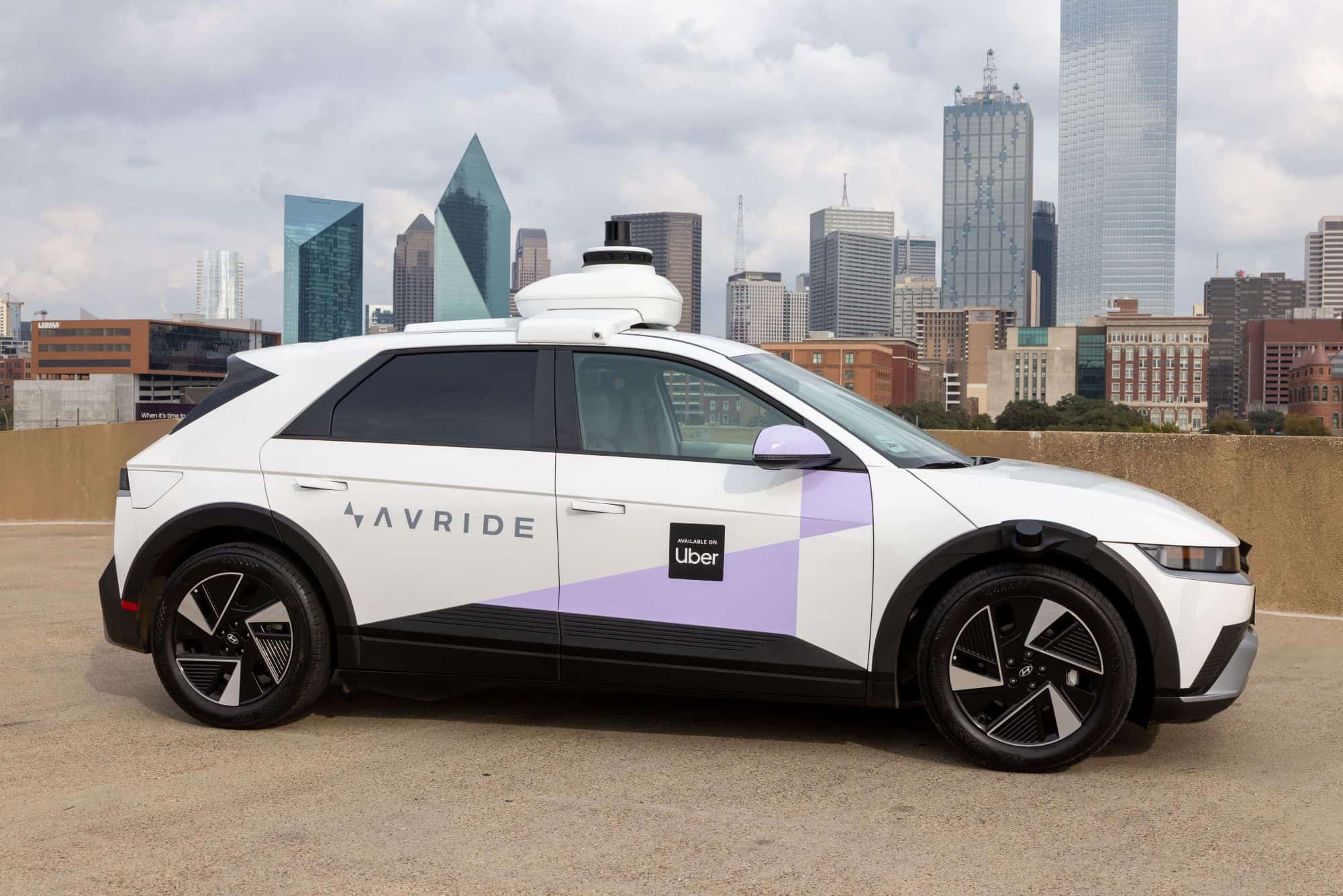 Uber começa a oferecer corridas com robotáxis em Dallas - Imagem do artigo