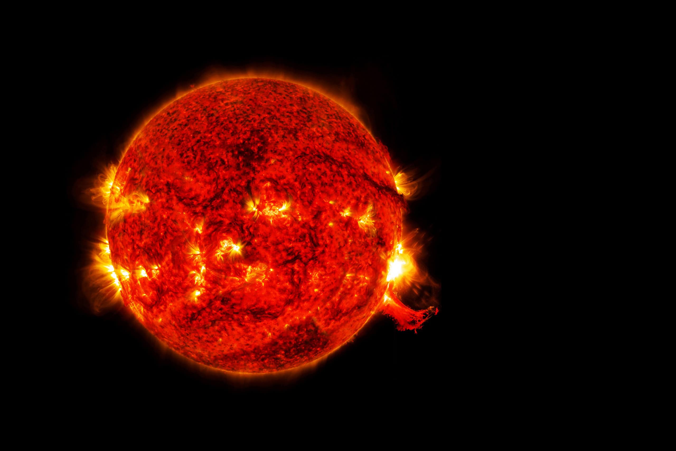 Explosão solar classe X1.1 provoca blecautes de rádio e leva agências a emitirem alerta de tempestade geomagnética - Imagem do artigo