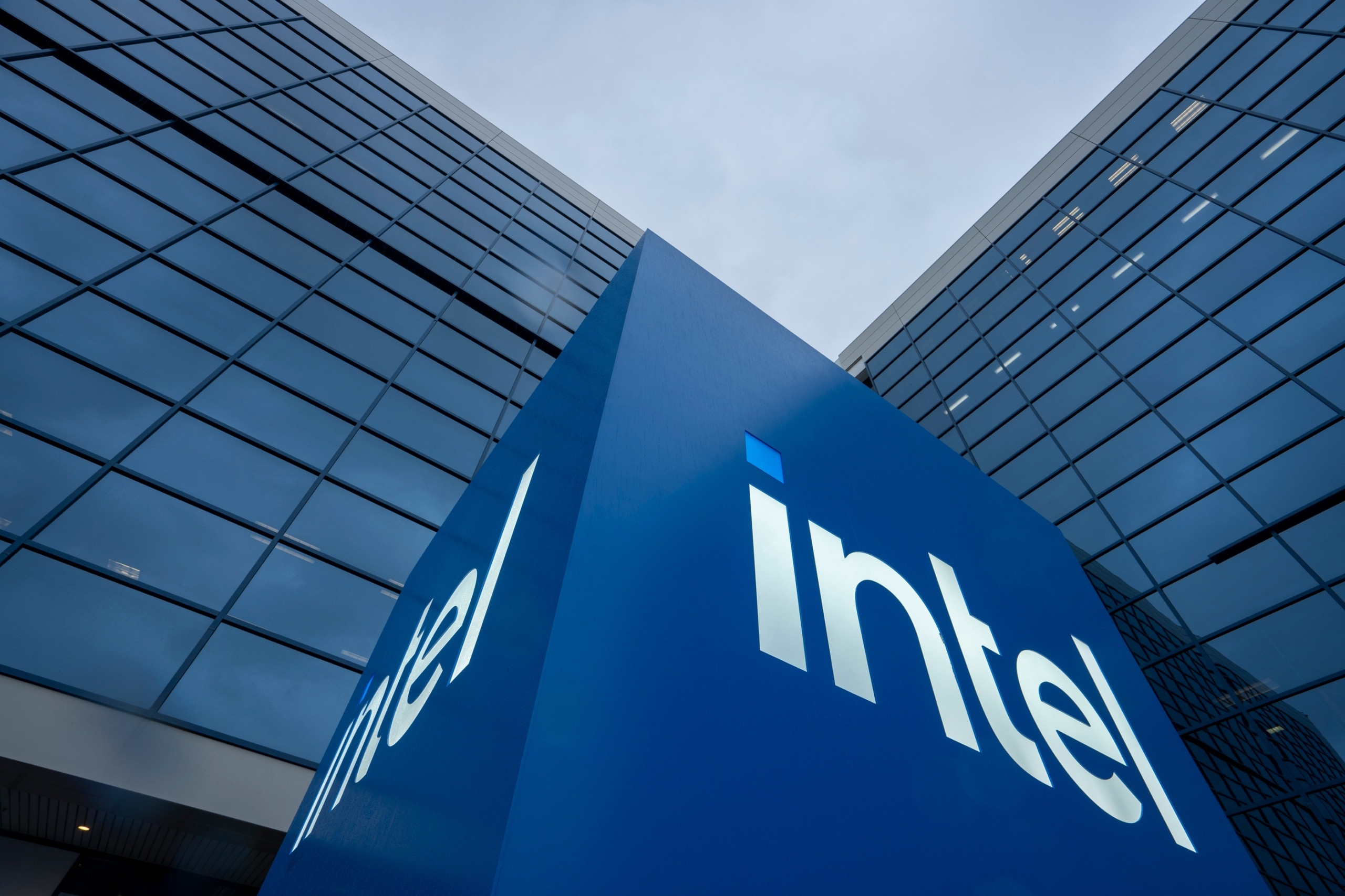 Intel sofre novo revés em processo antitruste na União Europeia, mas valor da multa cai para € 237 milhões - Imagem do artigo