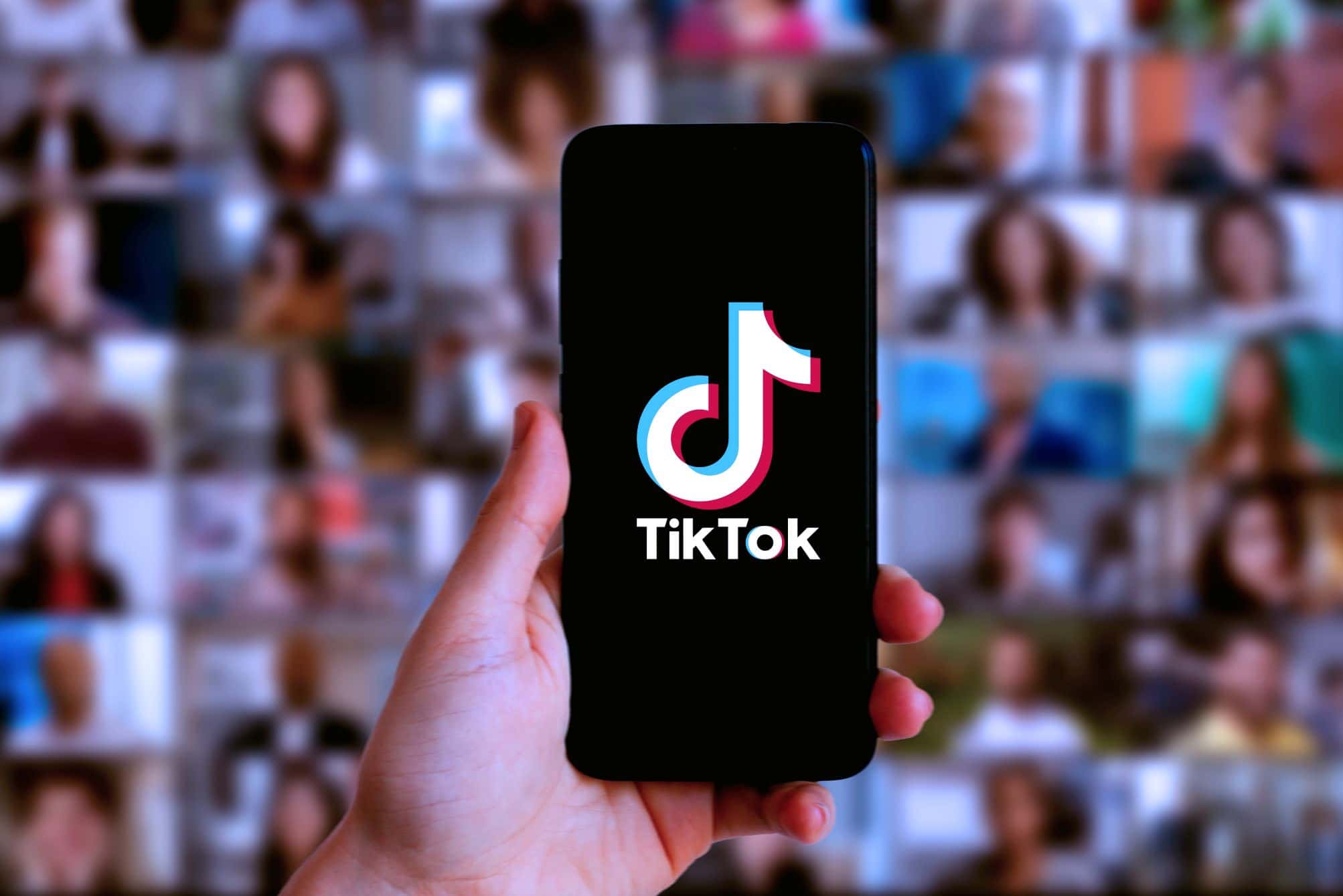 Pesquisadores apontam proliferação de vídeos sexualizados de crianças geradas por IA no TikTok - Imagem do artigo