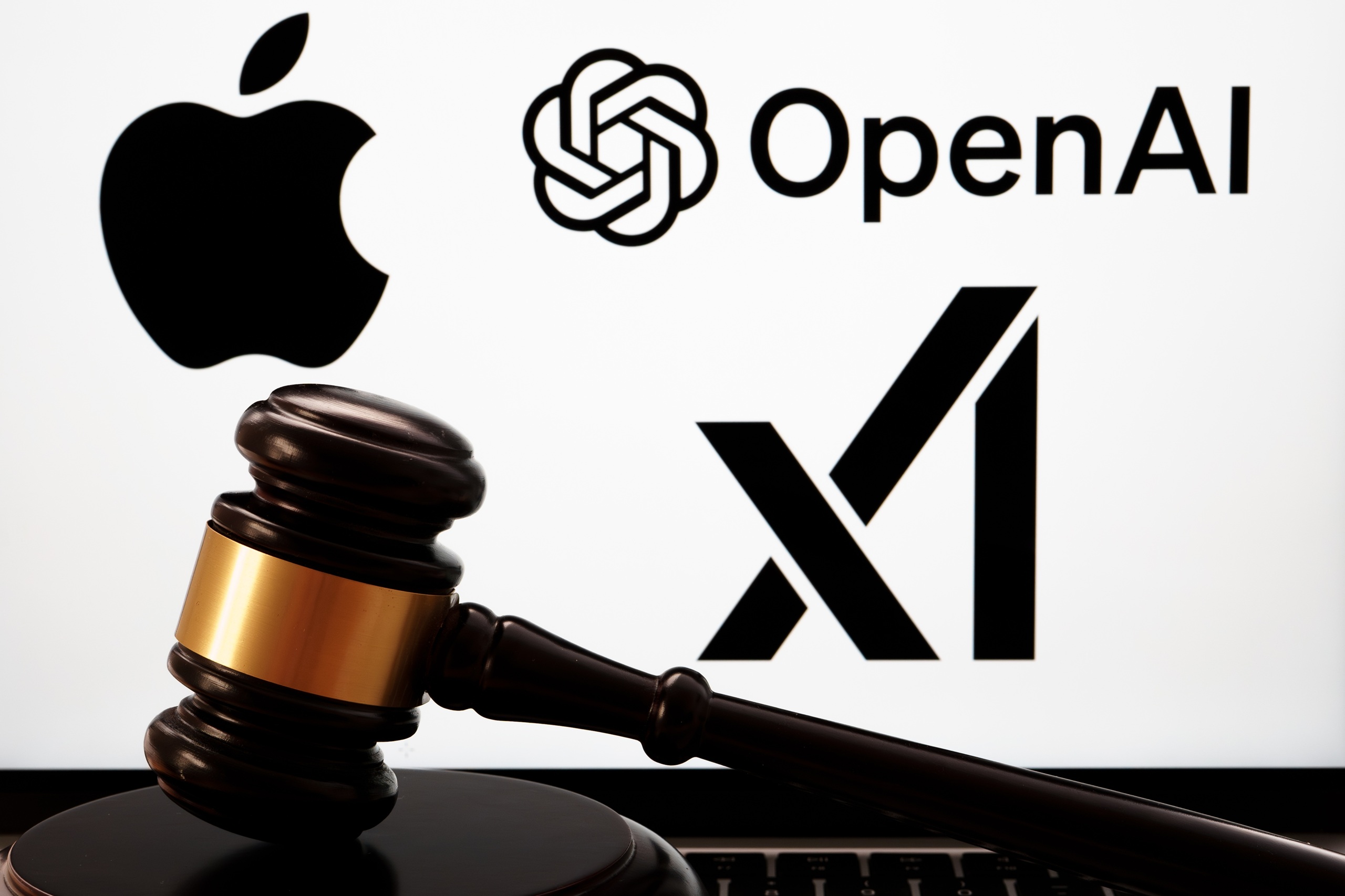 Ação da xAI contra Apple e OpenAI escancara disputa por liderança em IA e super apps - Imagem do artigo