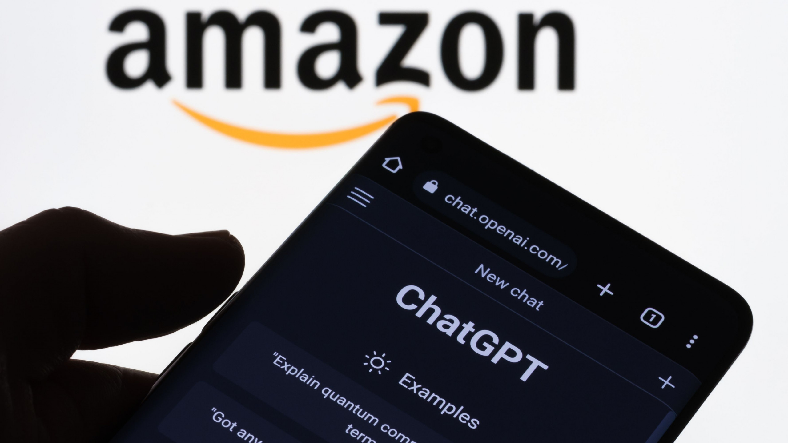 Amazon negocia investimento de US$ 10 bilhões na OpenAI e oferta de chips Trainium - Imagem do artigo