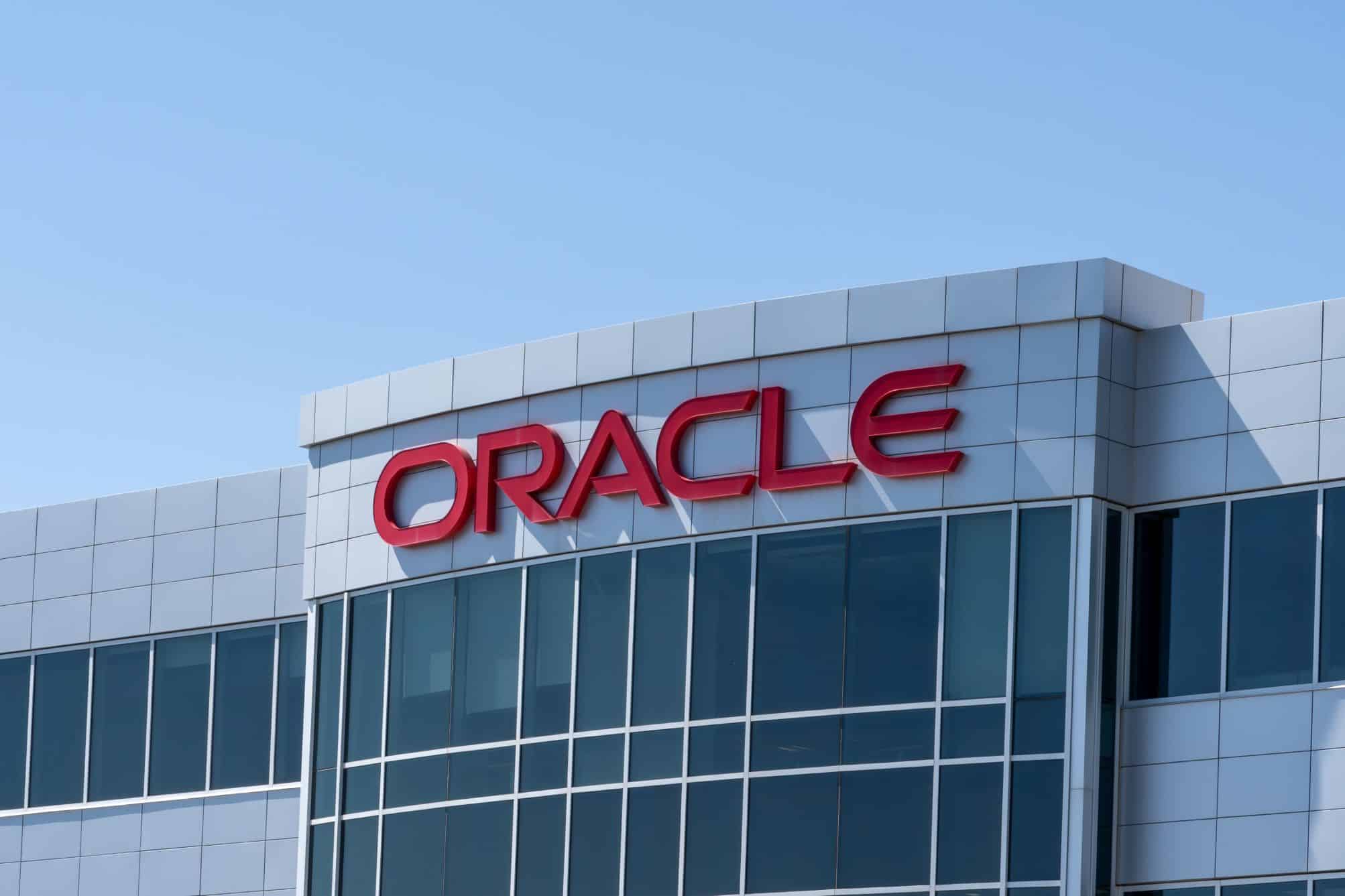 Ações da Oracle recuam 5% após dúvida sobre aporte em megacentro de dados nos EUA - Imagem do artigo