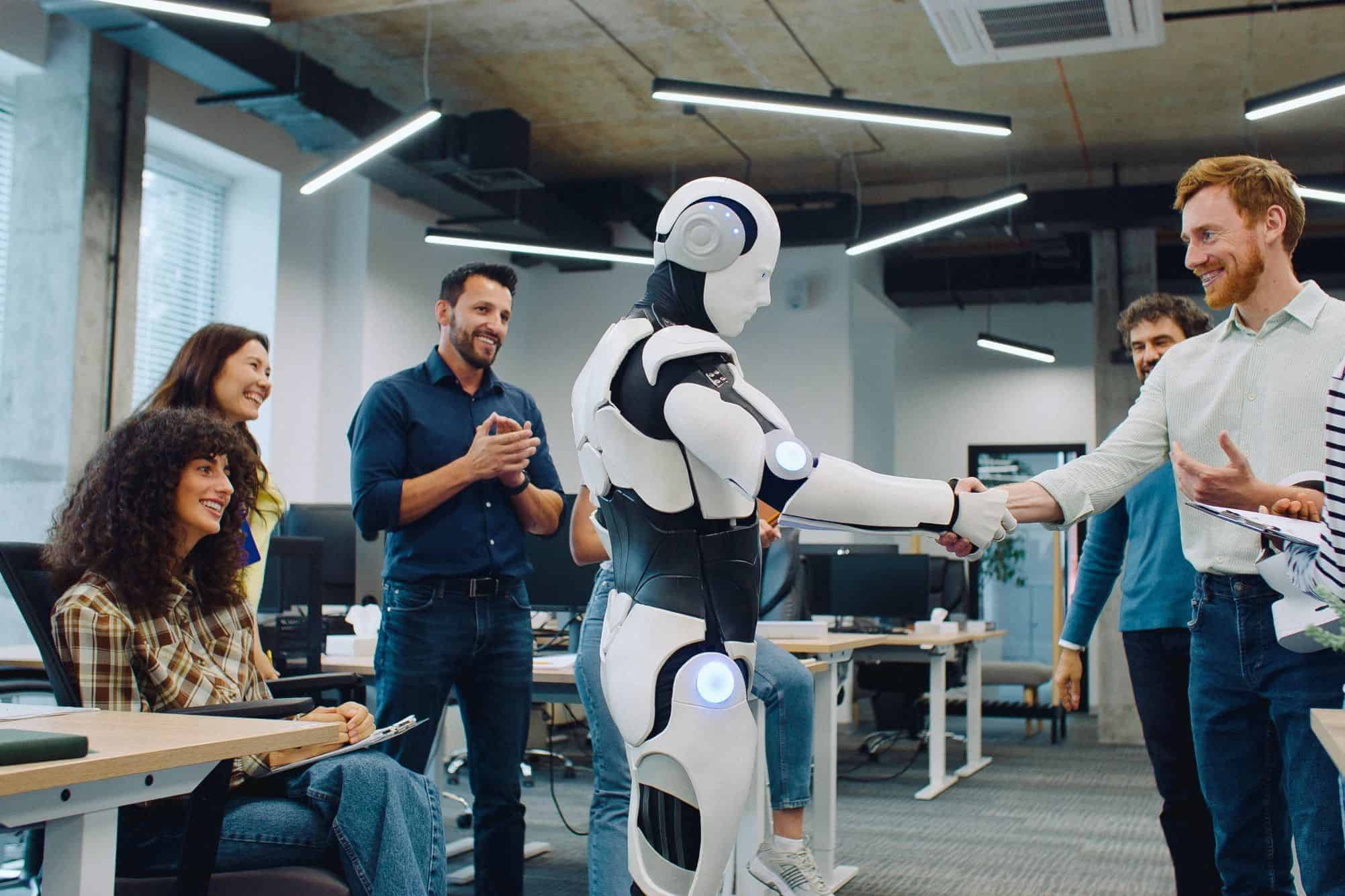 Pesquisadores apostam em inteligência social para aproximar robôs de usuários humanos - Imagem do artigo