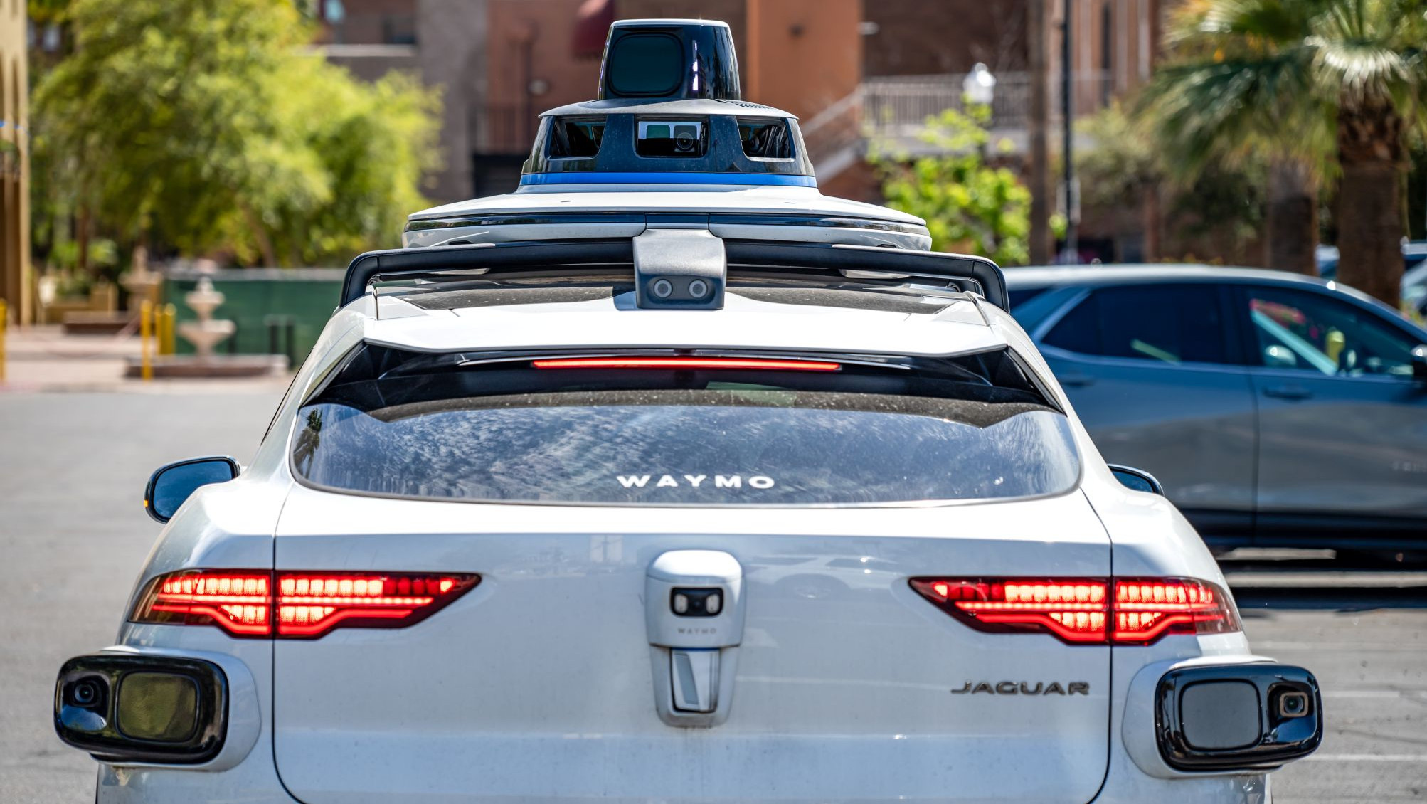 Waymo lança atualização de software para robotáxis após apagão em São Francisco - Imagem do artigo