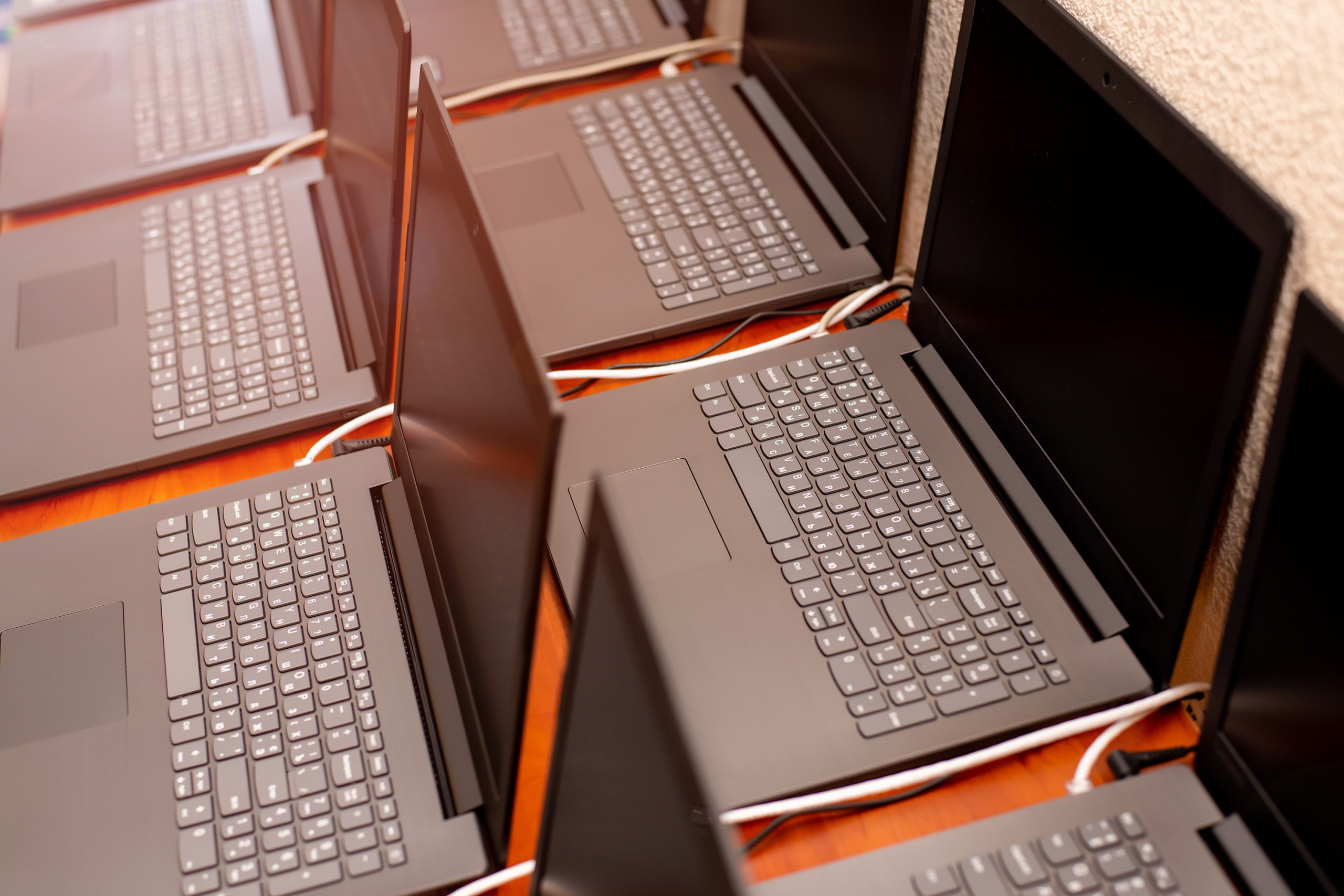 Escassez de memória pressiona fabricantes e encarece computadores pessoais - Imagem do artigo