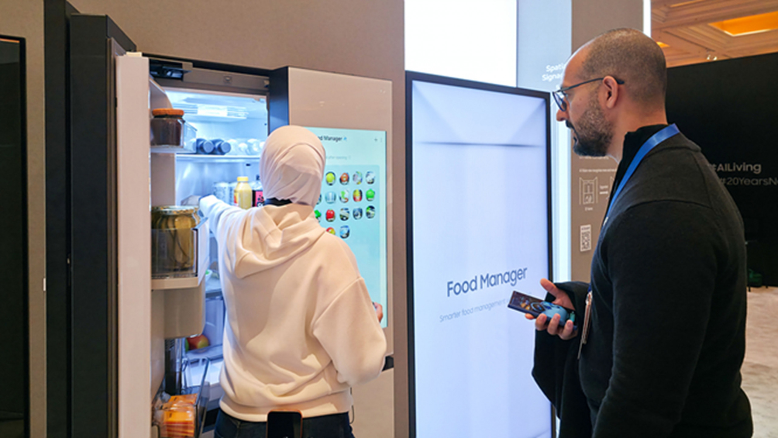 Consumidores apontam geladeira inteligente da Samsung como o pior produto da CES 2026 - Imagem do artigo