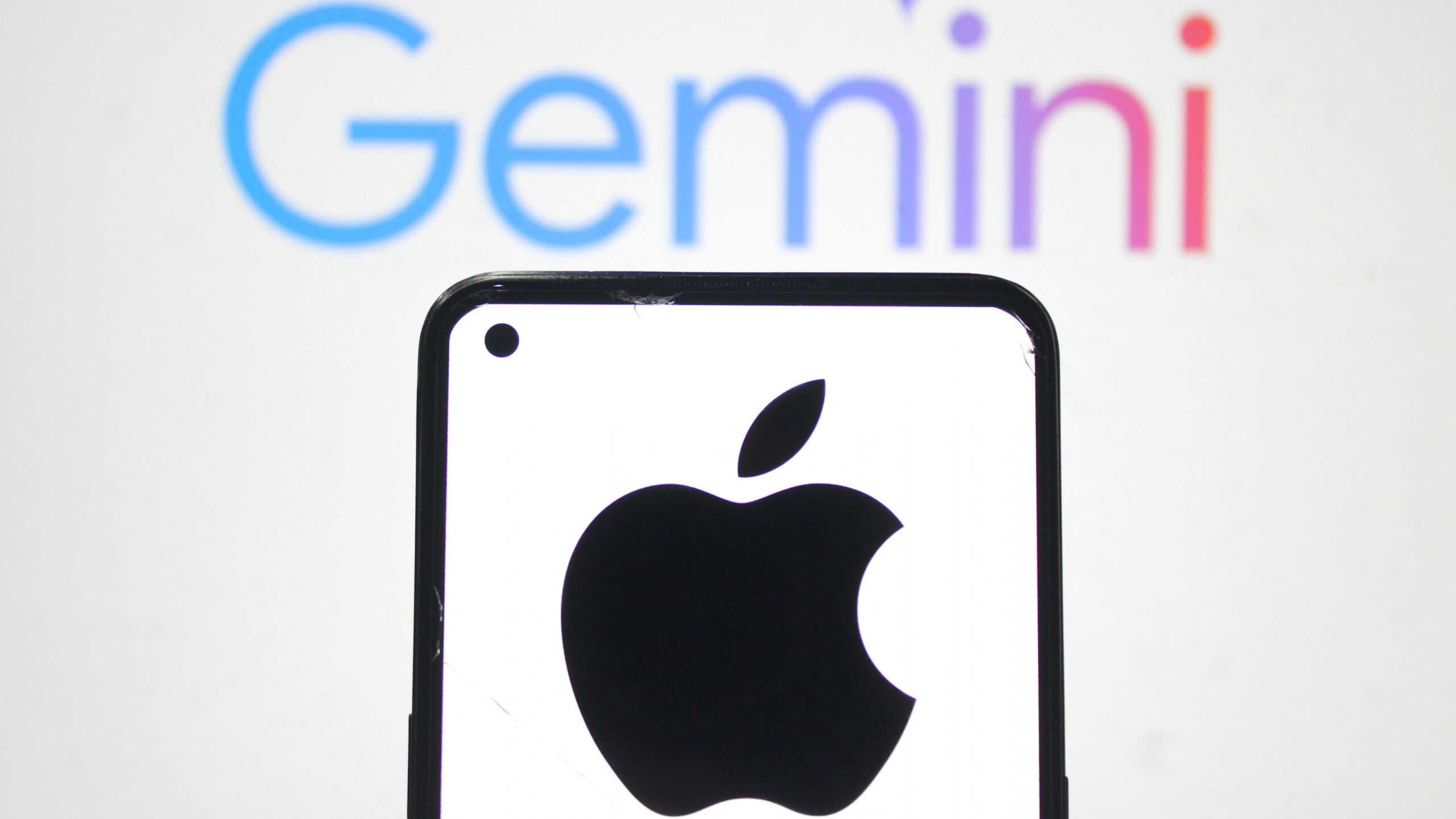 Apple firma acordo multianual com Google para usar Gemini na próxima geração da Siri - Imagem do artigo